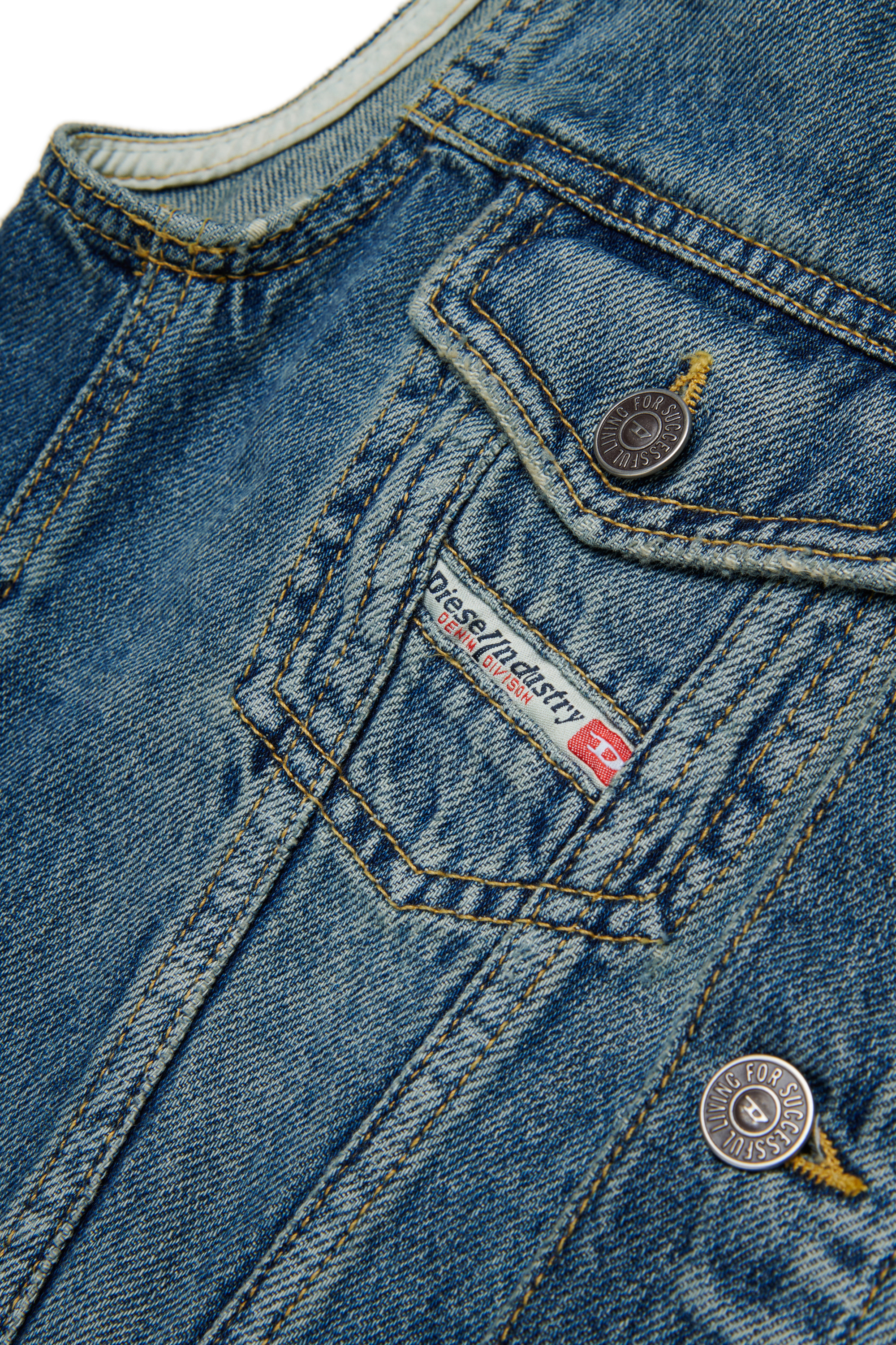 Diesel - JNHILL-OVER-SM, Gilet in denim trattato con abrasioni Uomo in Blu - 4