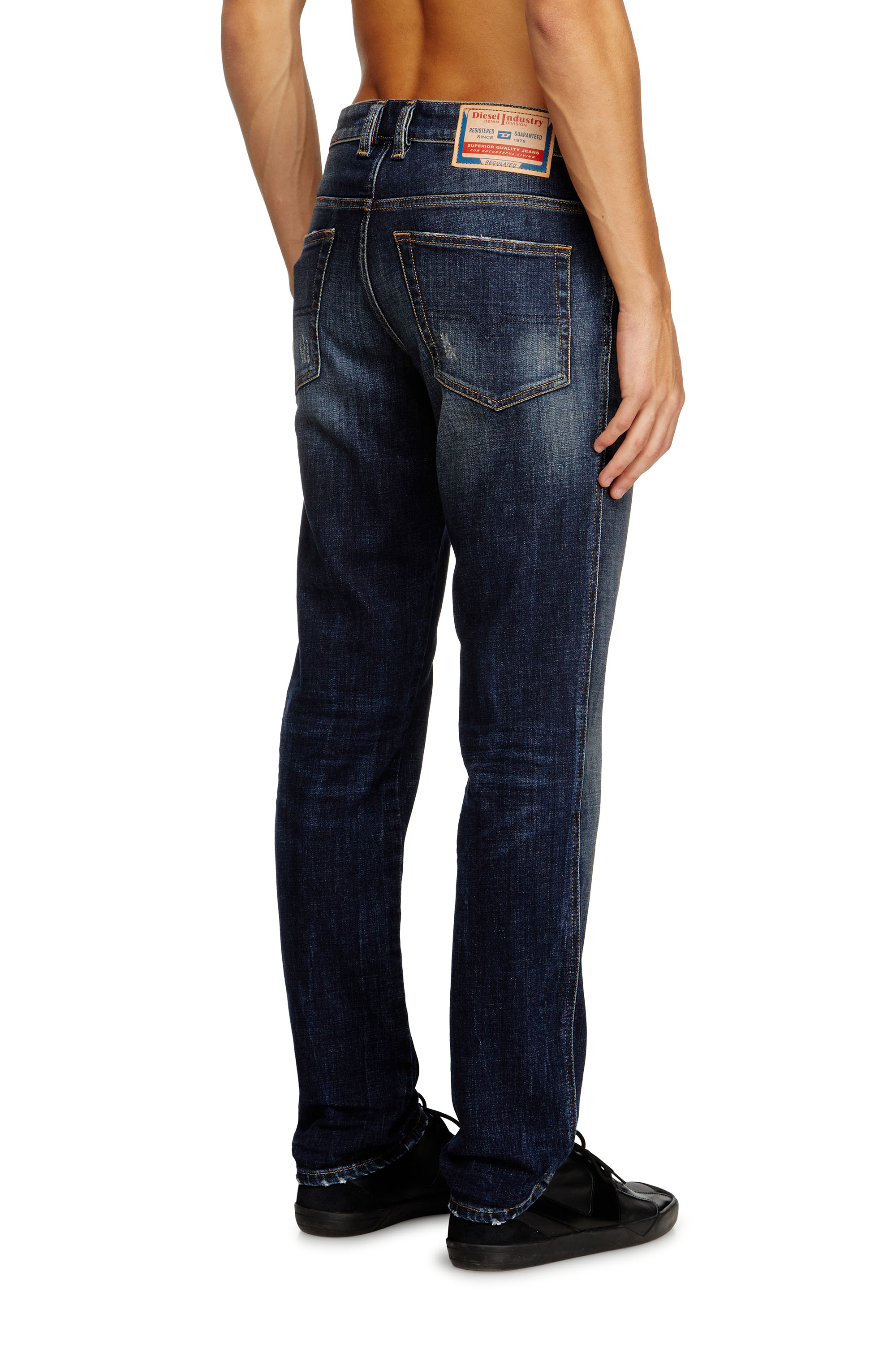 Diesel - Slim Jeans 1993 D-Vyl 0ADBN Uomo, Blu Scuro - Image 4