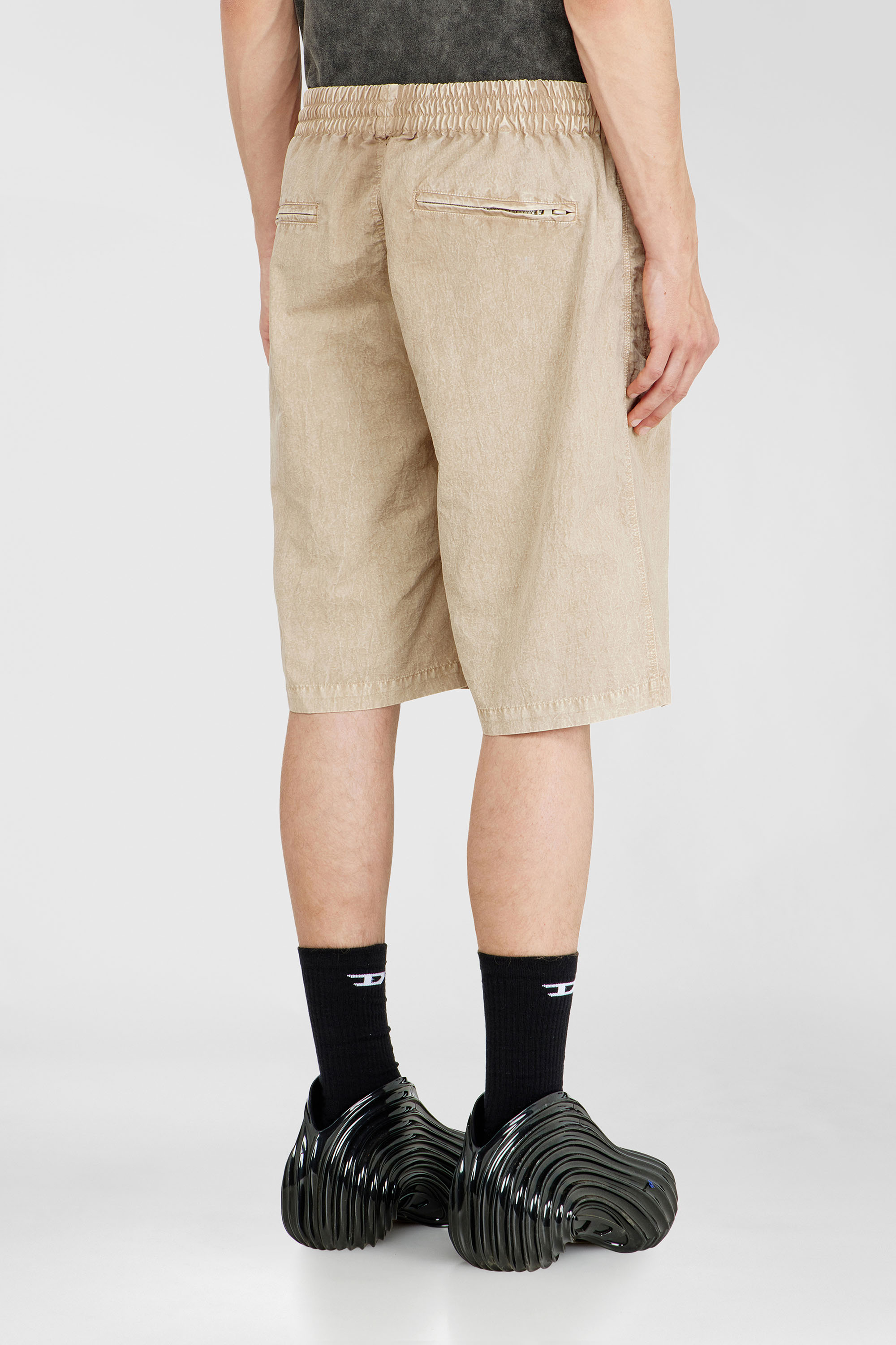 Diesel - P-THECK-SHORT-PLBH, Pantaloni corti in nylon lavorato Uomo in Beige - 4