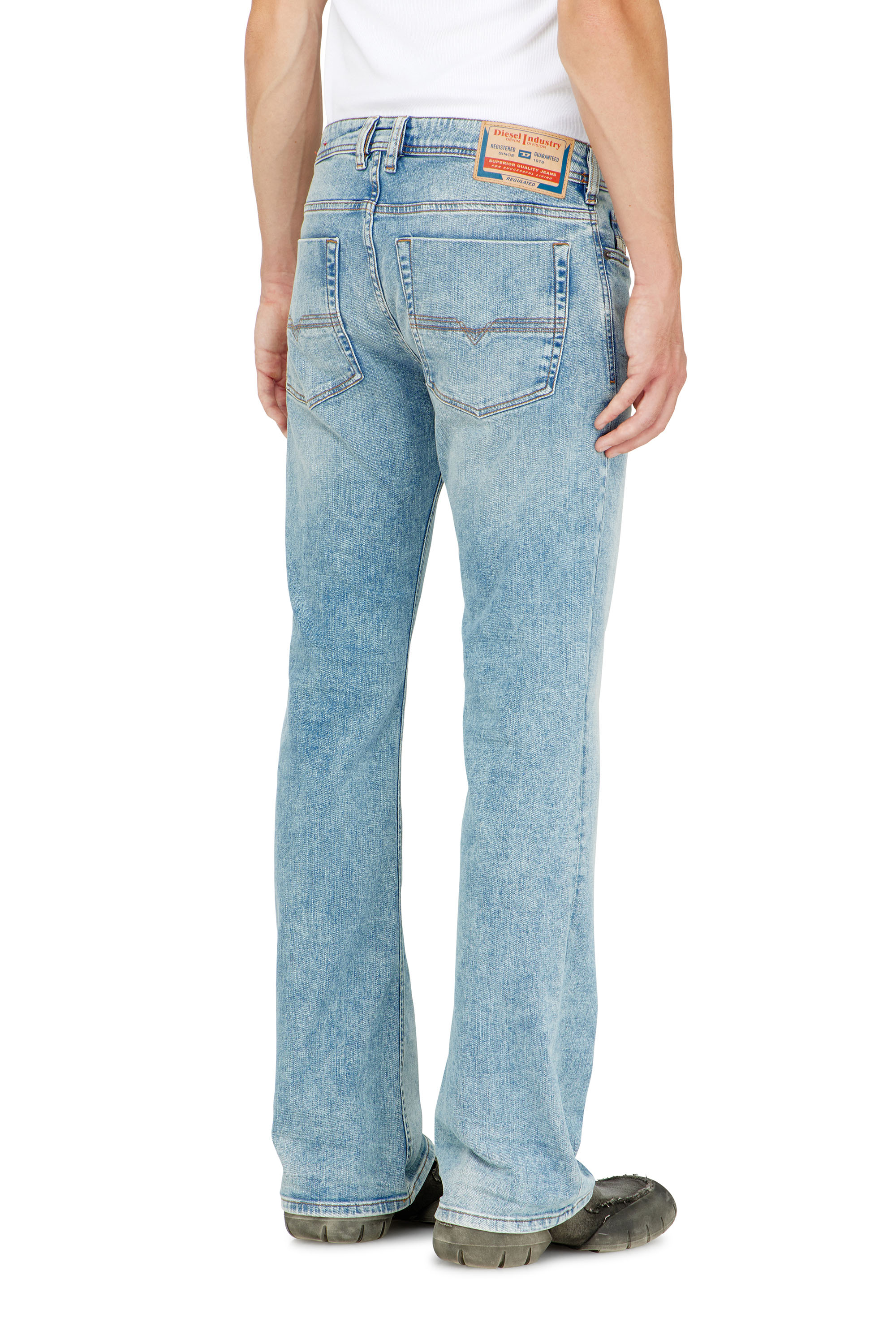 Diesel - Bootcut Jeans 2007 Zatiny 0DBDV Uomo, Blu Chiaro - Image 5