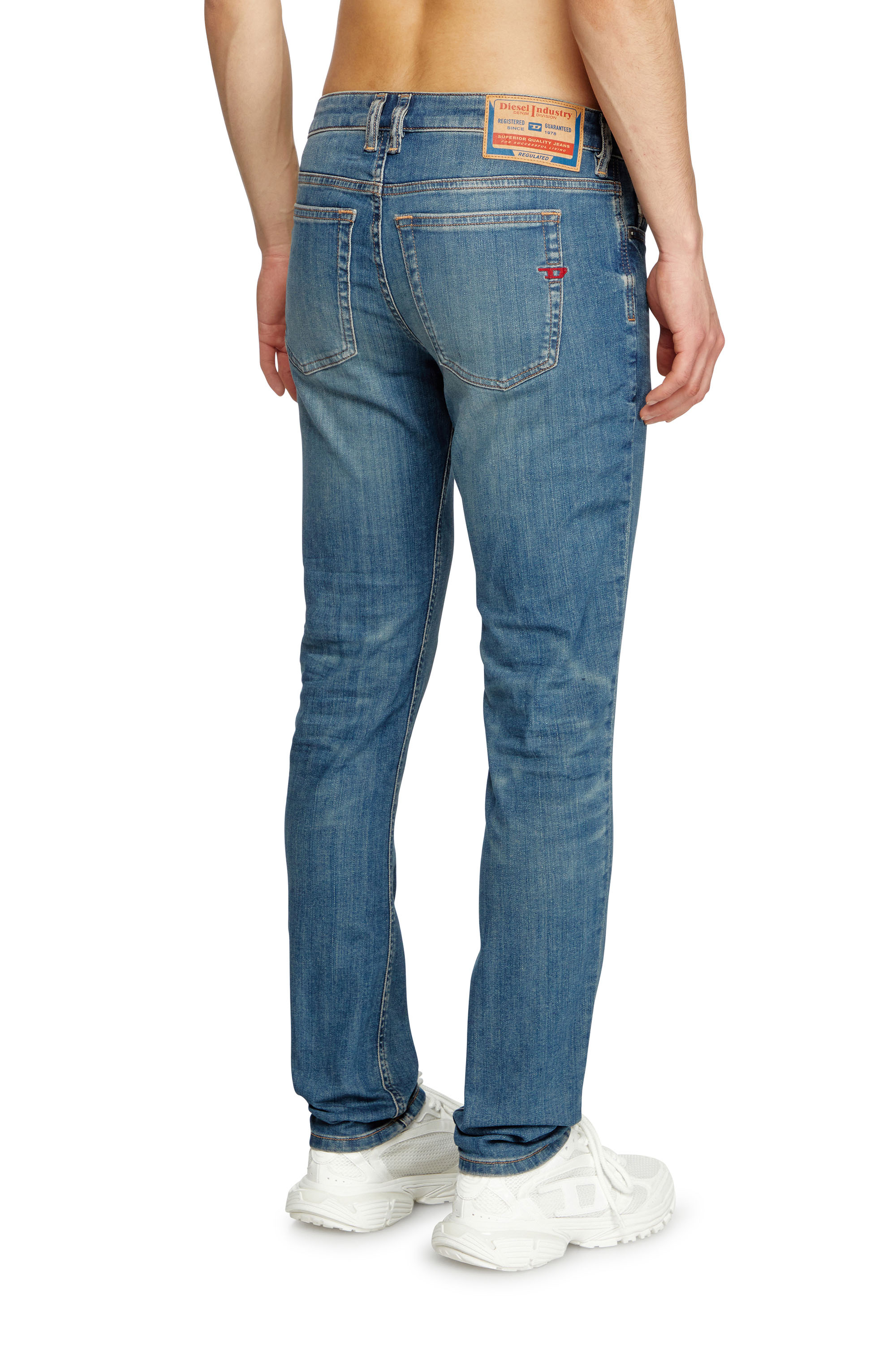 Diesel - Skinny Jeans 1979 Sleenker 0BMBT Uomo, Blu medio - Image 4