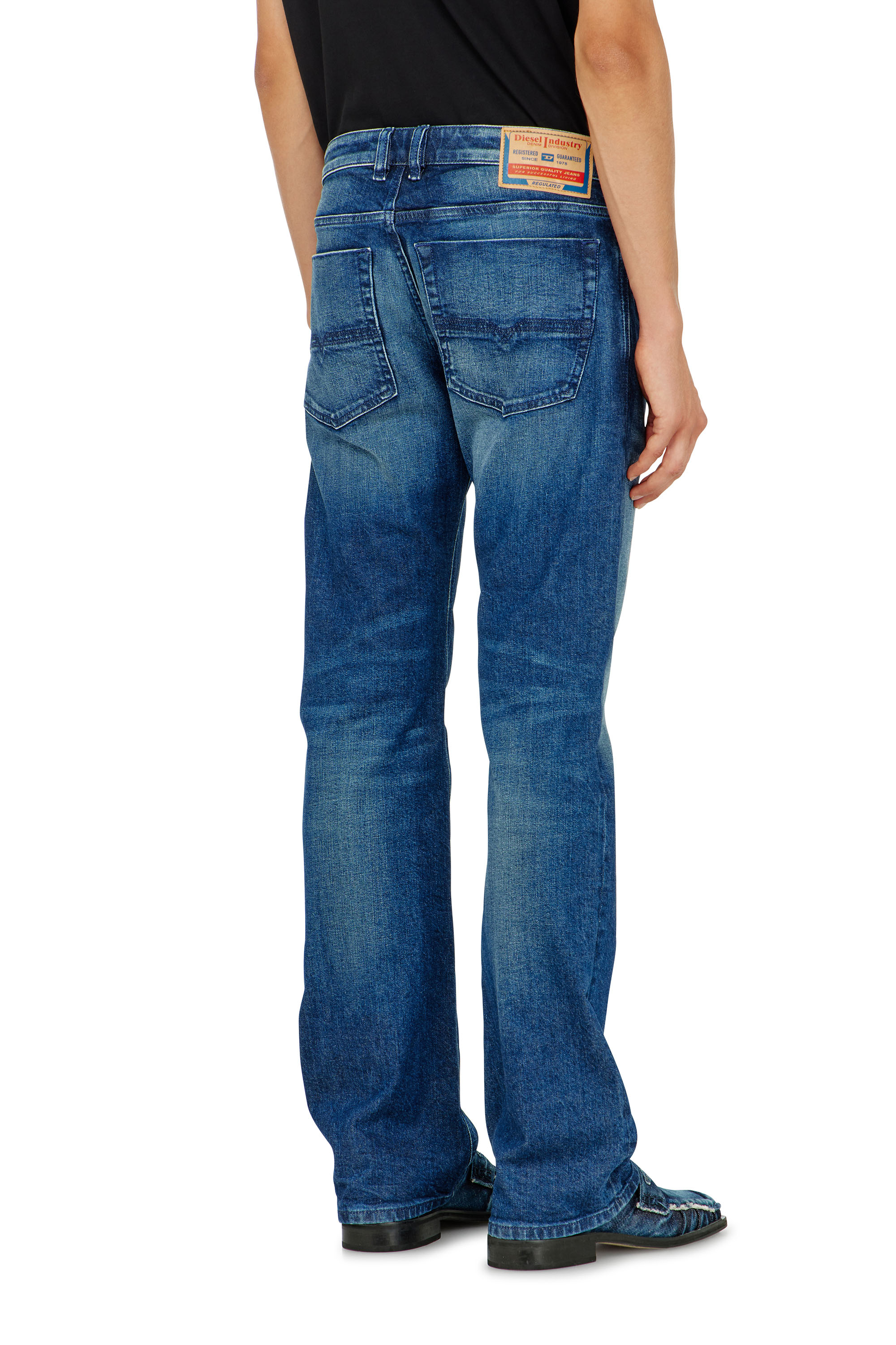 Diesel - Bootcut Jeans 2007 Zatiny 09L51 Uomo, Blu Scuro - Image 5