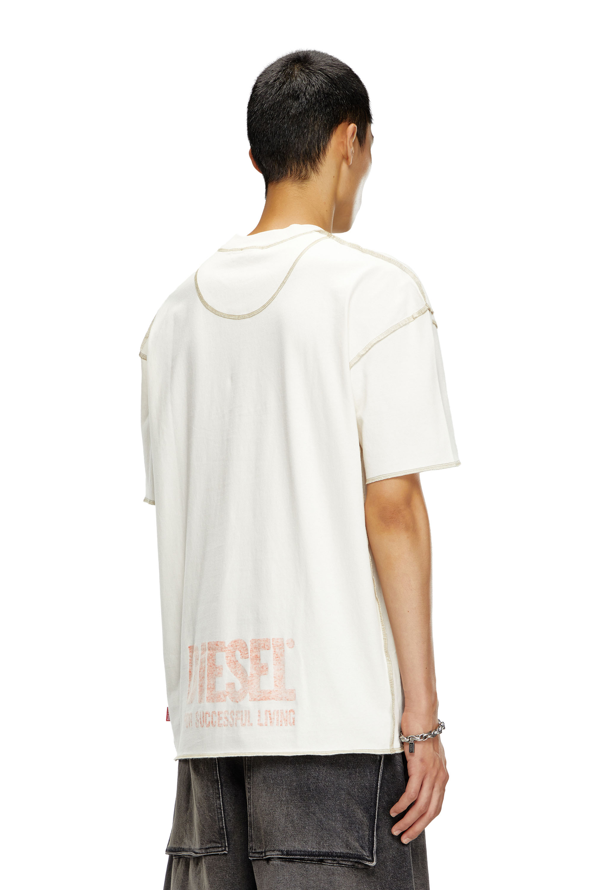 Diesel - T-CRAOR, T-shirt con effetto inside-out Uomo in Bianco - 4