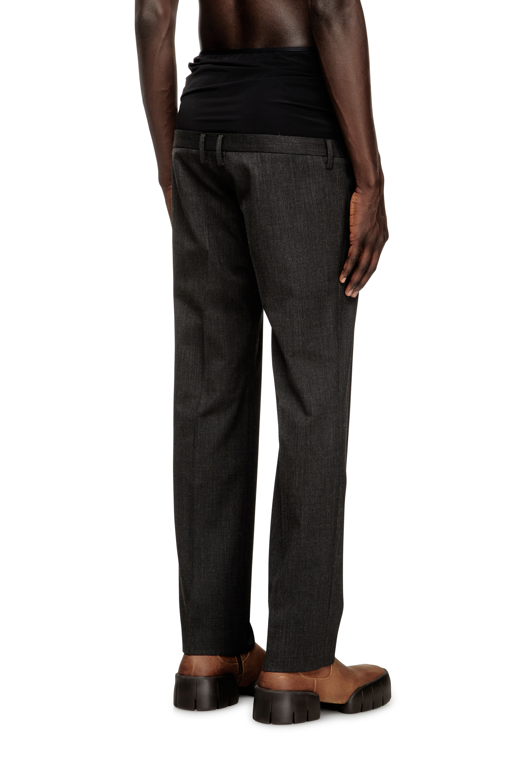 Diesel - P-AUREL-1, Pantaloni in lana con vita stretch Uomo in Grigio - 4