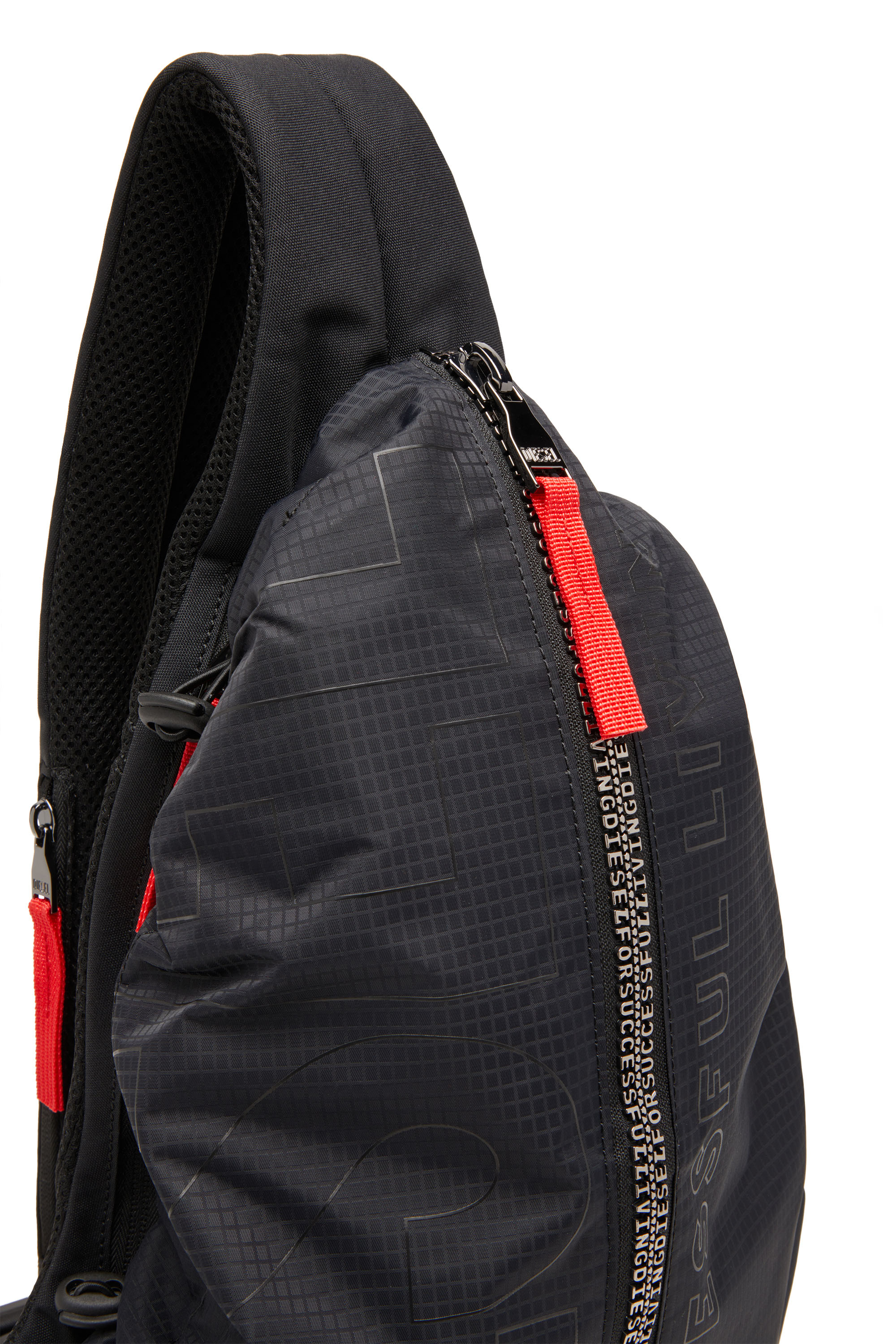 Diesel - ZIP-D SLING BAG X, Zip-D-Zaino monospalla in shell jacquard Uomo in Nero - 5