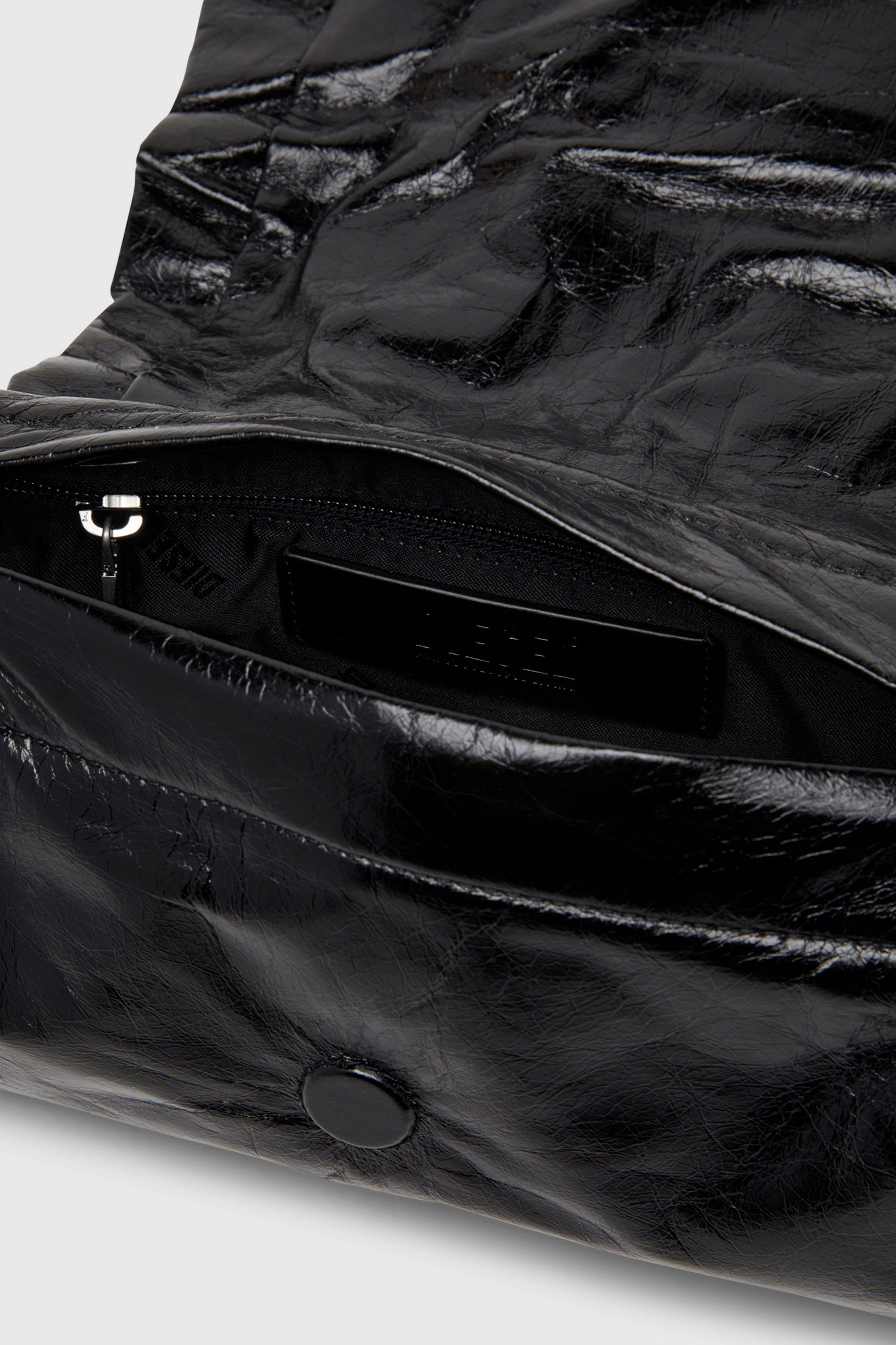 Diesel - SCRUNCH-D SHOULDER S, Scrunch-D-Borsa a spalla piccola arricciata in pelle lucida Donna in Nero - 4