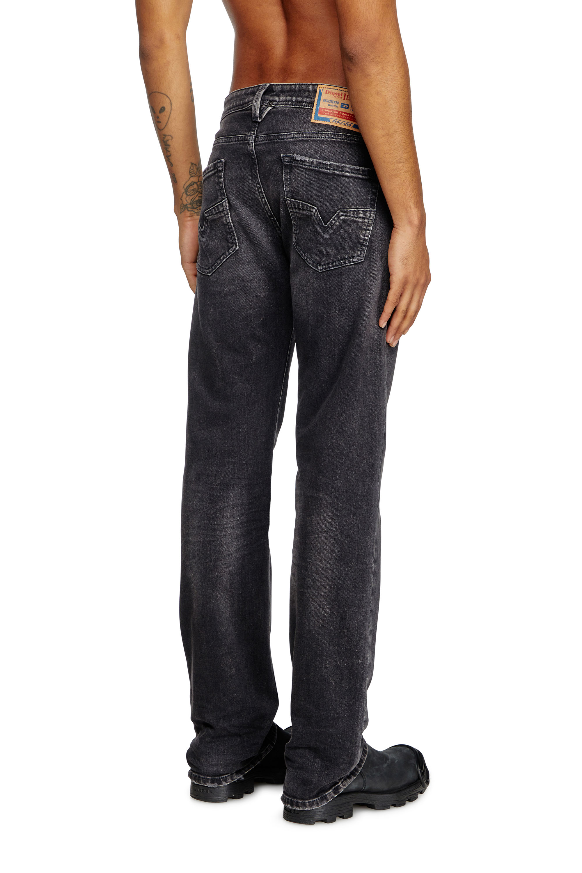 Diesel - Regular Jeans 1985 Larkee 09K51 Uomo, Nero/Grigio scuro - Image 4