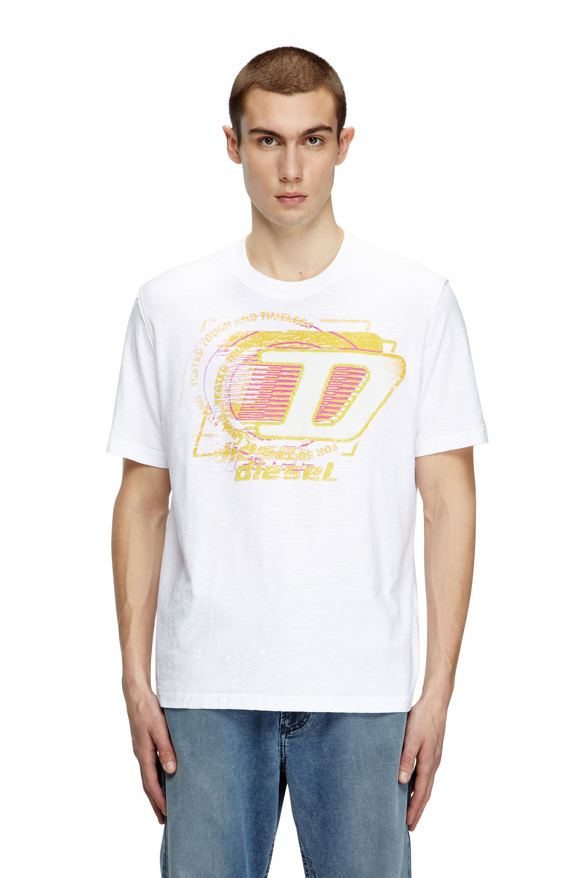 Diesel - T-ADJUST-R11, T-shirt fiammata con logo floccato Uomo in Bianco - 1