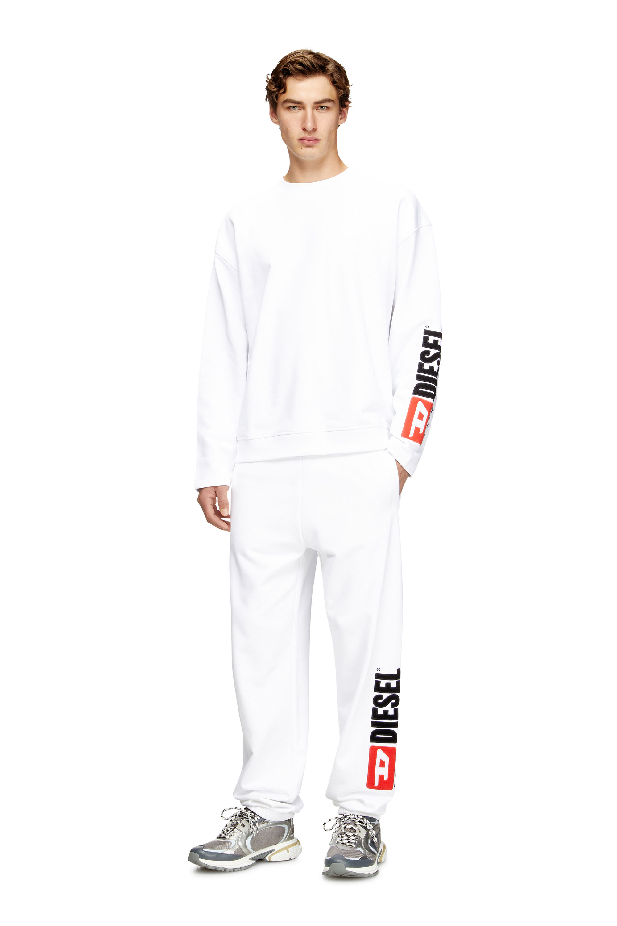 Diesel - S-BOXT-NC-DIV, Felpa girocollo con ricamo del logo patch Uomo in Bianco - 2