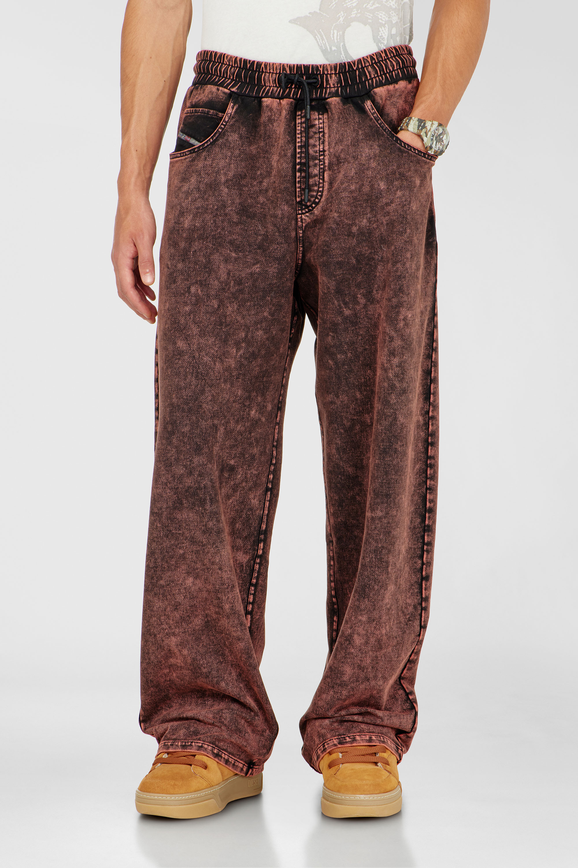 Diesel - P-STUK, Pantaloni da tuta effetto denim Uomo in Rosso - 1
