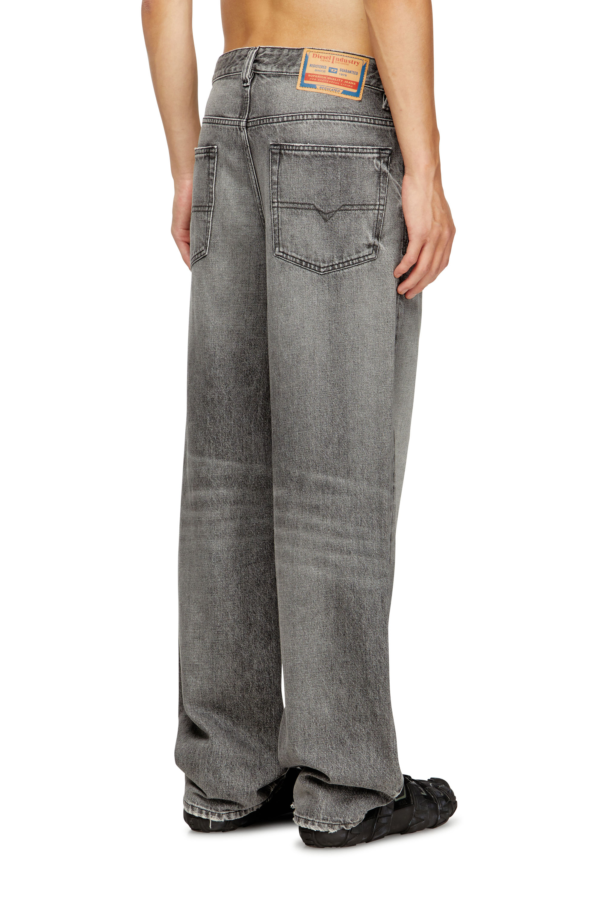 Diesel - Relaxed Jeans 2001 D-Macro 007AW Uomo, Grigio - Image 4