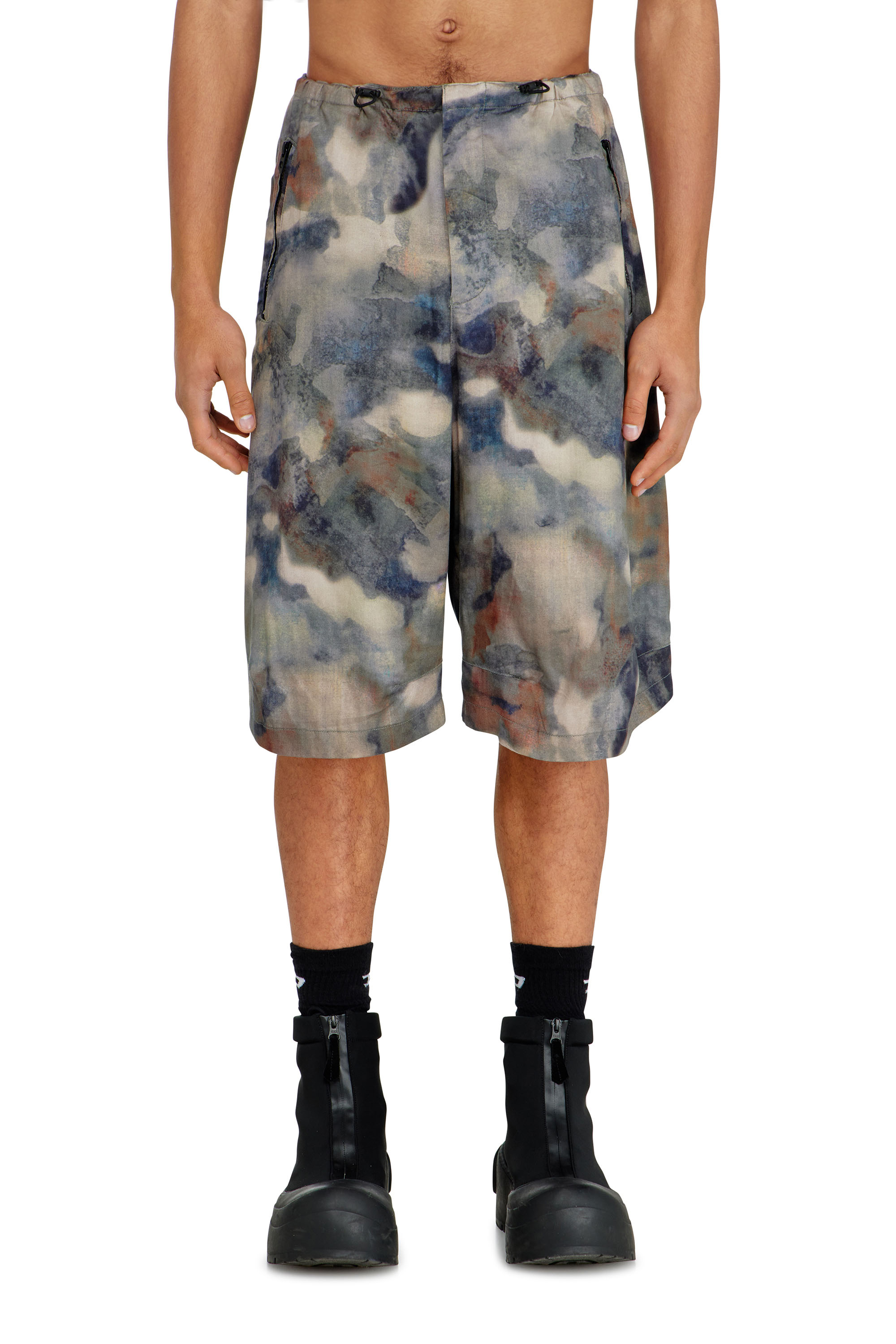Diesel - P-STITCH-SHORT-TKBZ, Bermuda fluidi con stampa camouflage all-over Uomo in Multicolor - 3