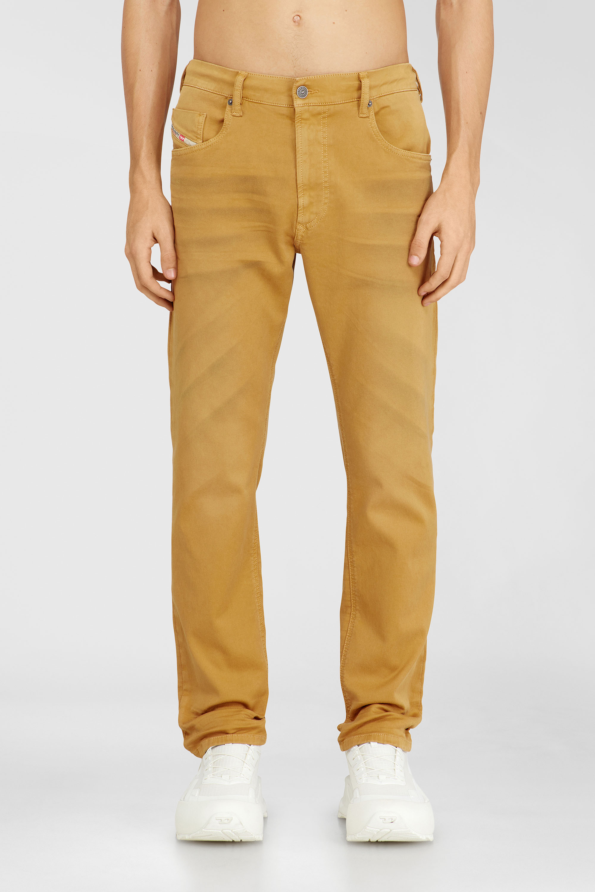 Diesel - Regular 2032 D-Krooley-BW Joggjeans&reg; 0670M Uomo, Marrone Chiaro - Image 1