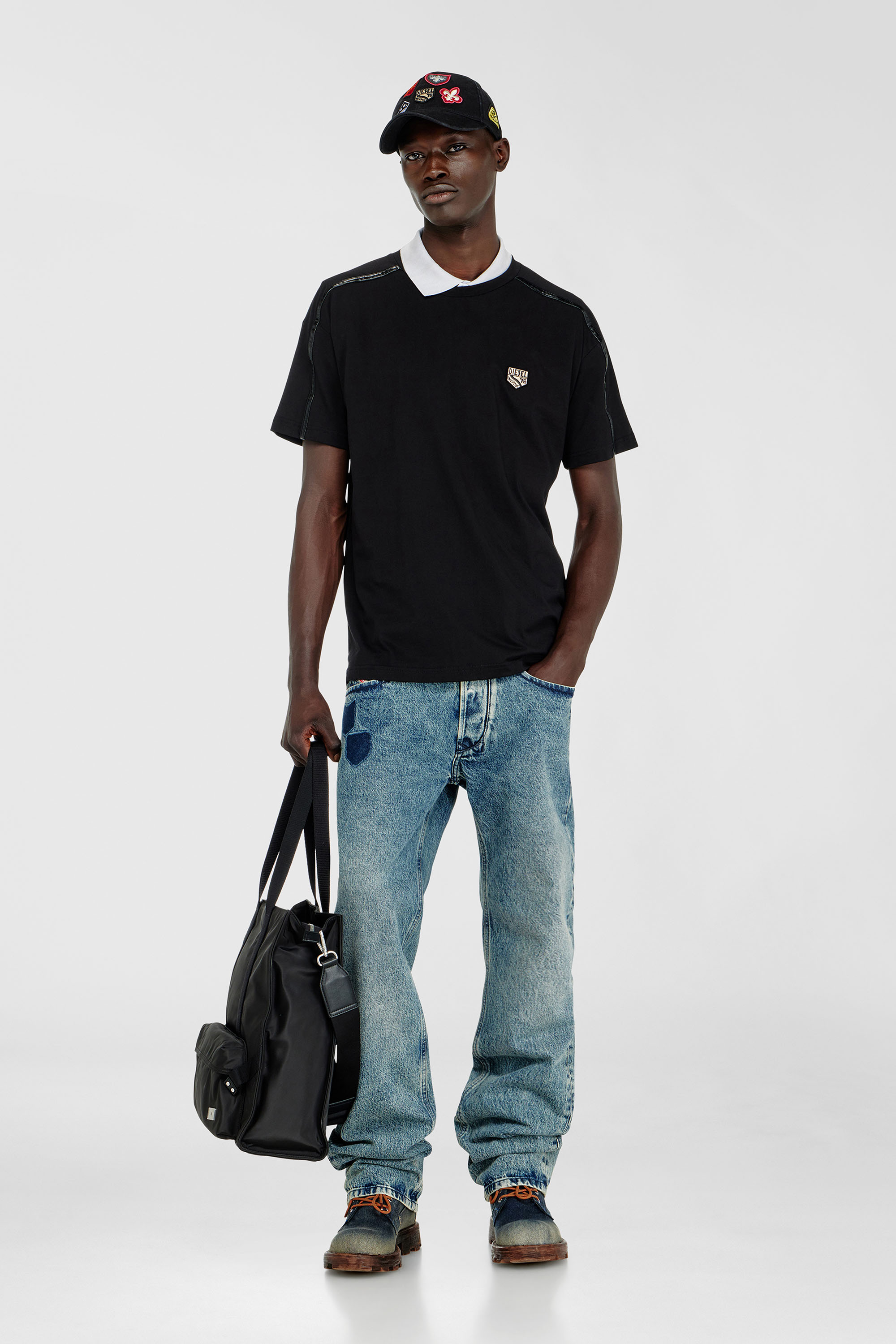 Diesel - T-NORM-FL, T-shirt con profili a contrasto e patch logo Uomo in Nero - 2