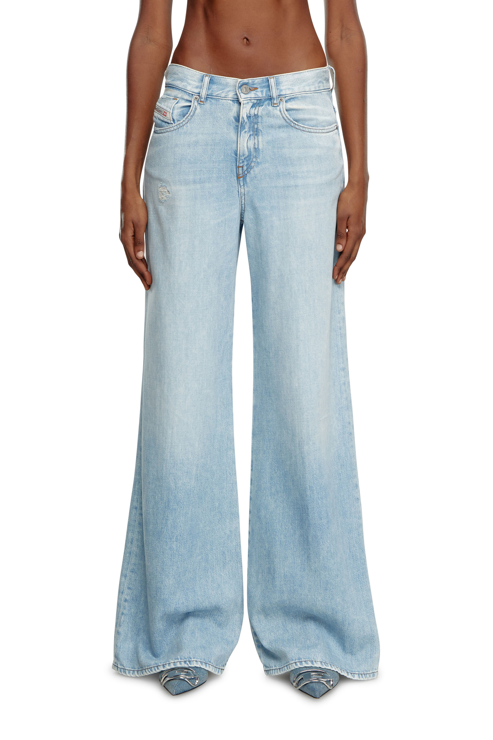 Diesel - Bootcut and Flare Jeans 1978 D-Akemi 068MQ Donna, Blu Chiaro - Image 2