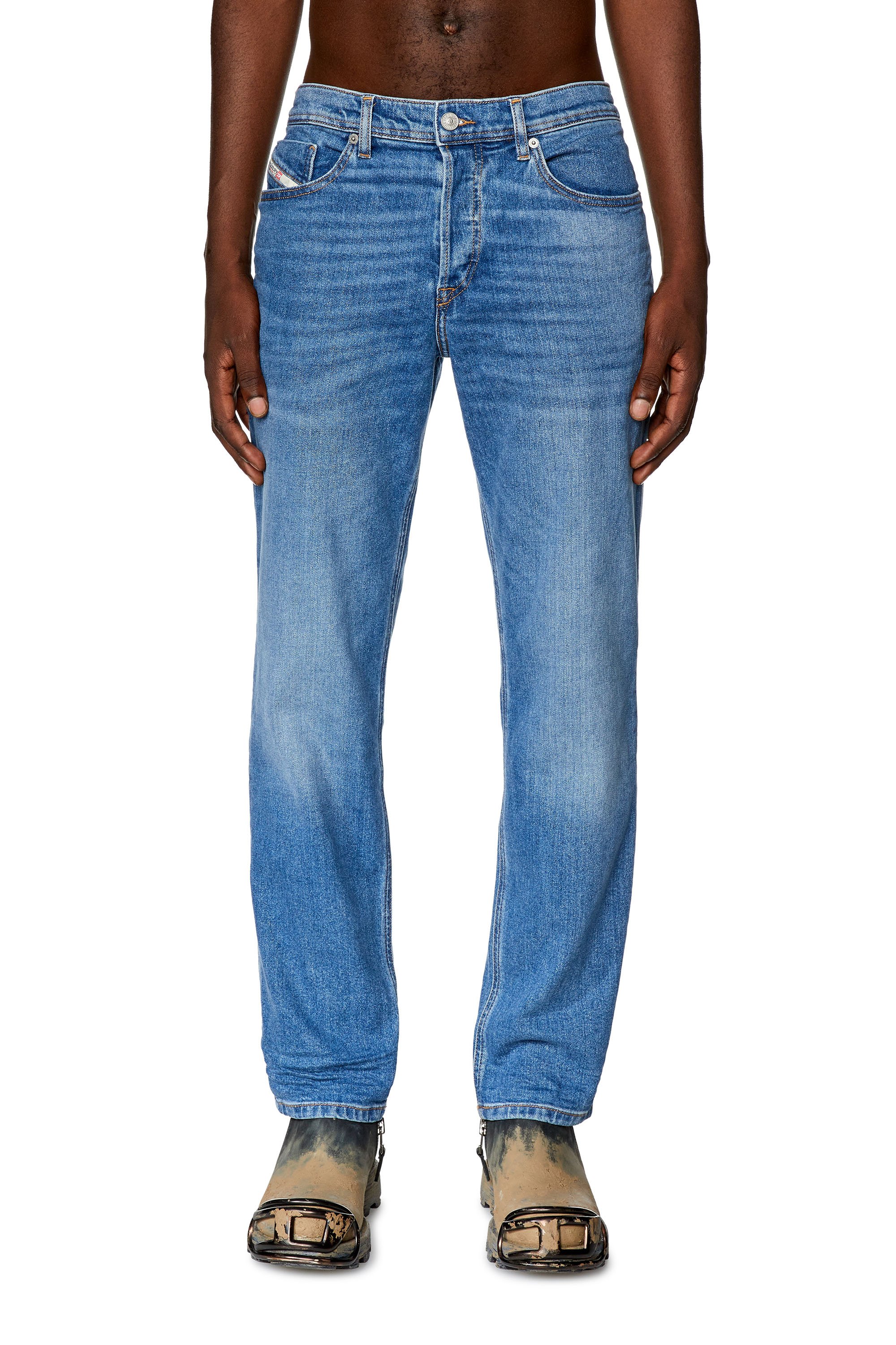 Diesel - Tapered Jeans 2023 D-Finitive 0ENAS, Blu Chiaro - Image 1