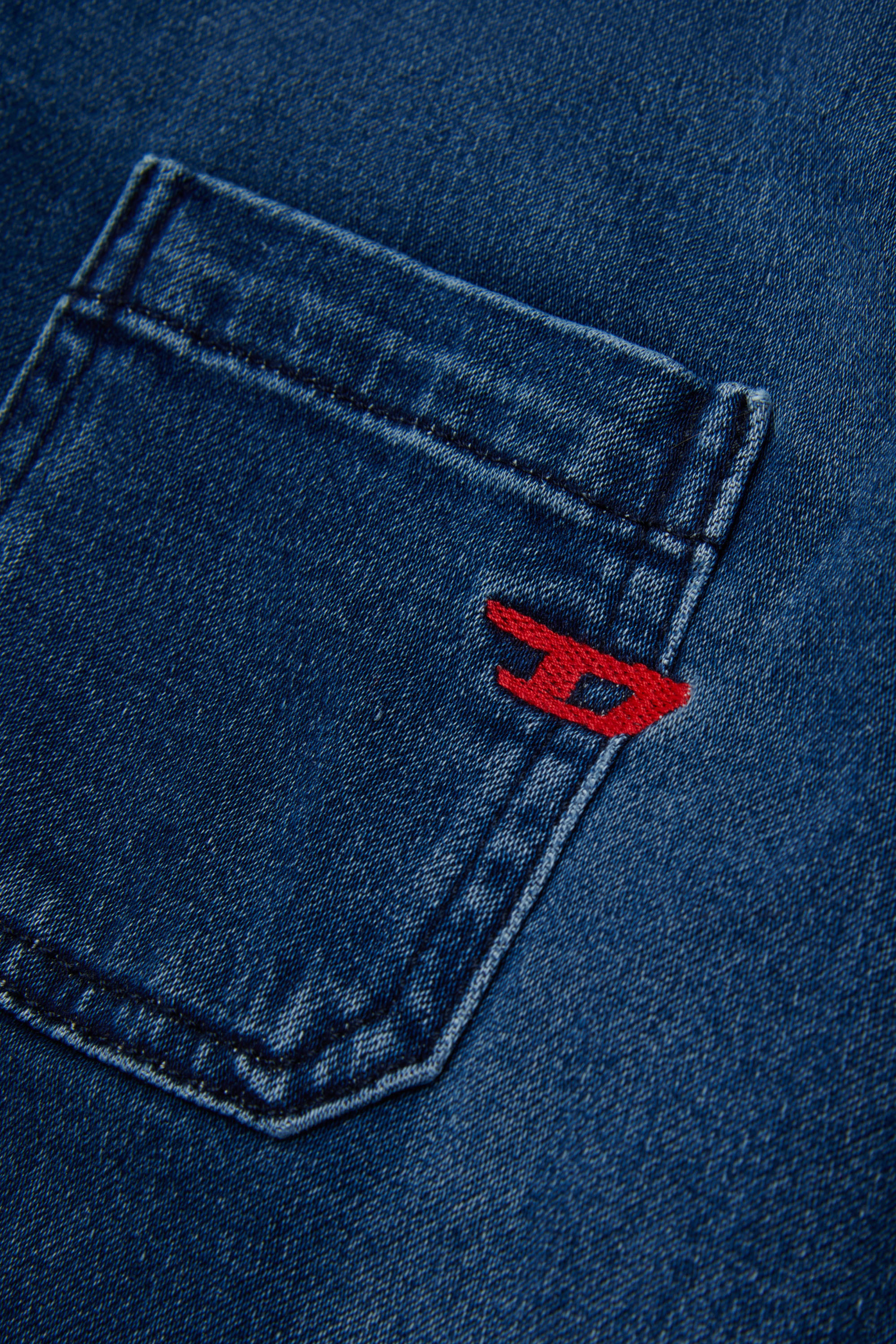 Diesel - CAMPS-OVER JJJ, Hooded shirt in effetto shadow JoggJeans Uomo in Blu - 4