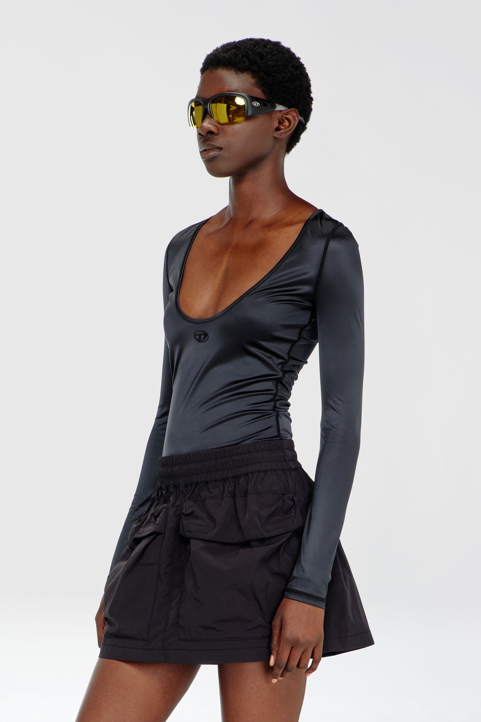 Diesel - T-ELPHIN-LS, Top slim in nylon con scollo rotondo e ricamo Logo Oval D Donna in Nero - 3