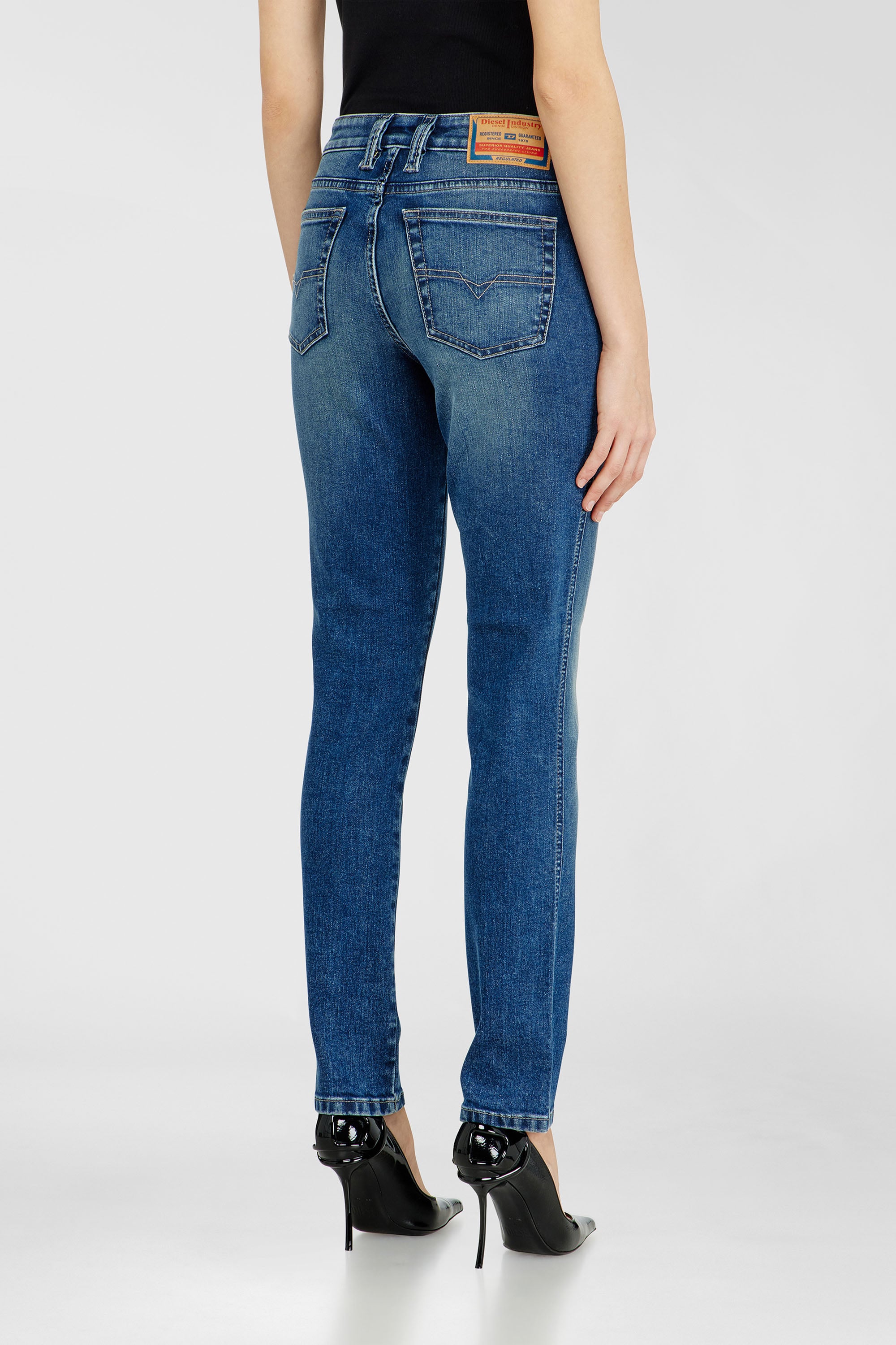 Diesel - Woman's Slim Jeans 1992 D-Jiann 0DBEE, Medium blue - 5