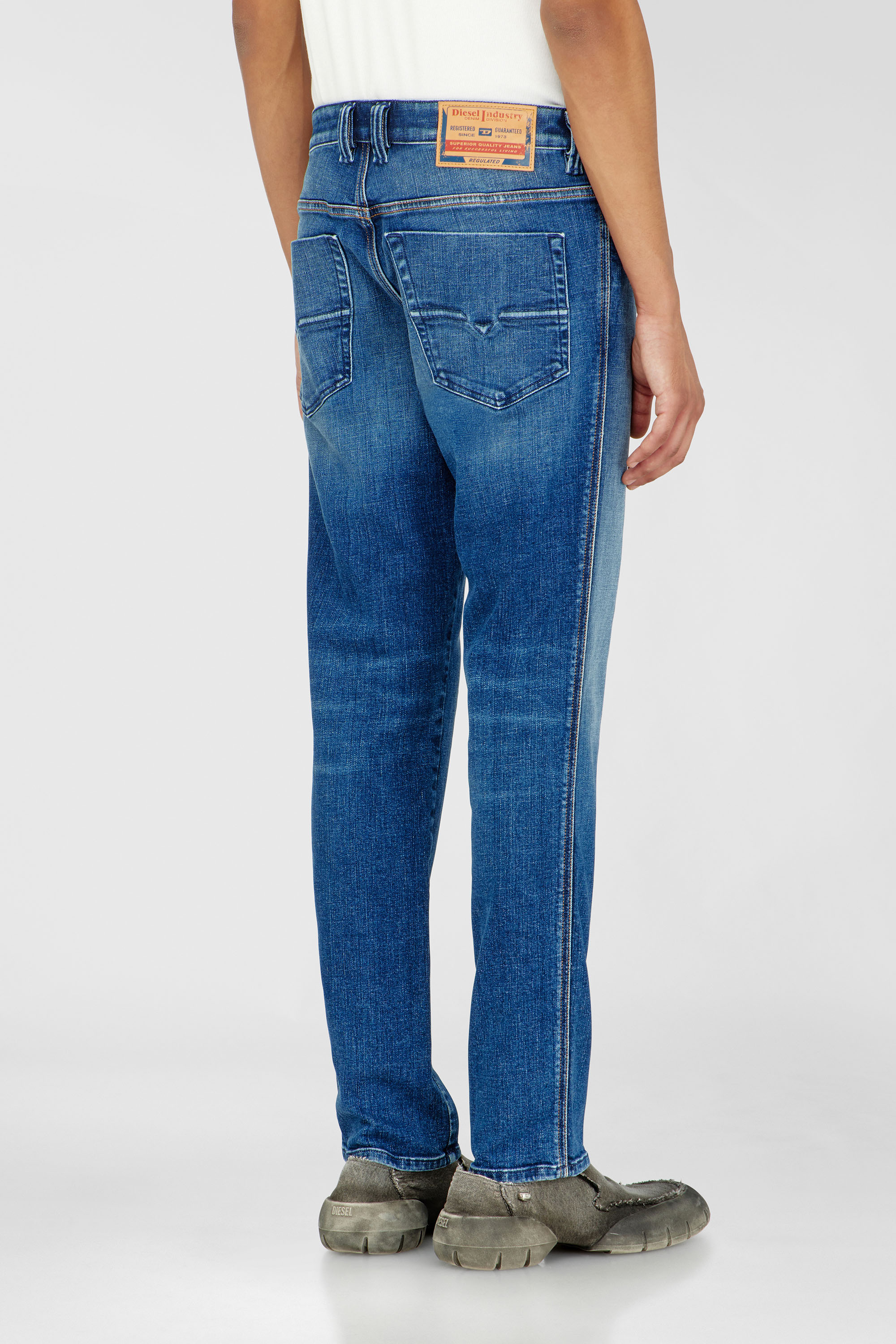 Diesel - Slim Jeans 1993 D-Vyl 09R92 Uomo, Blu medio - Image 4