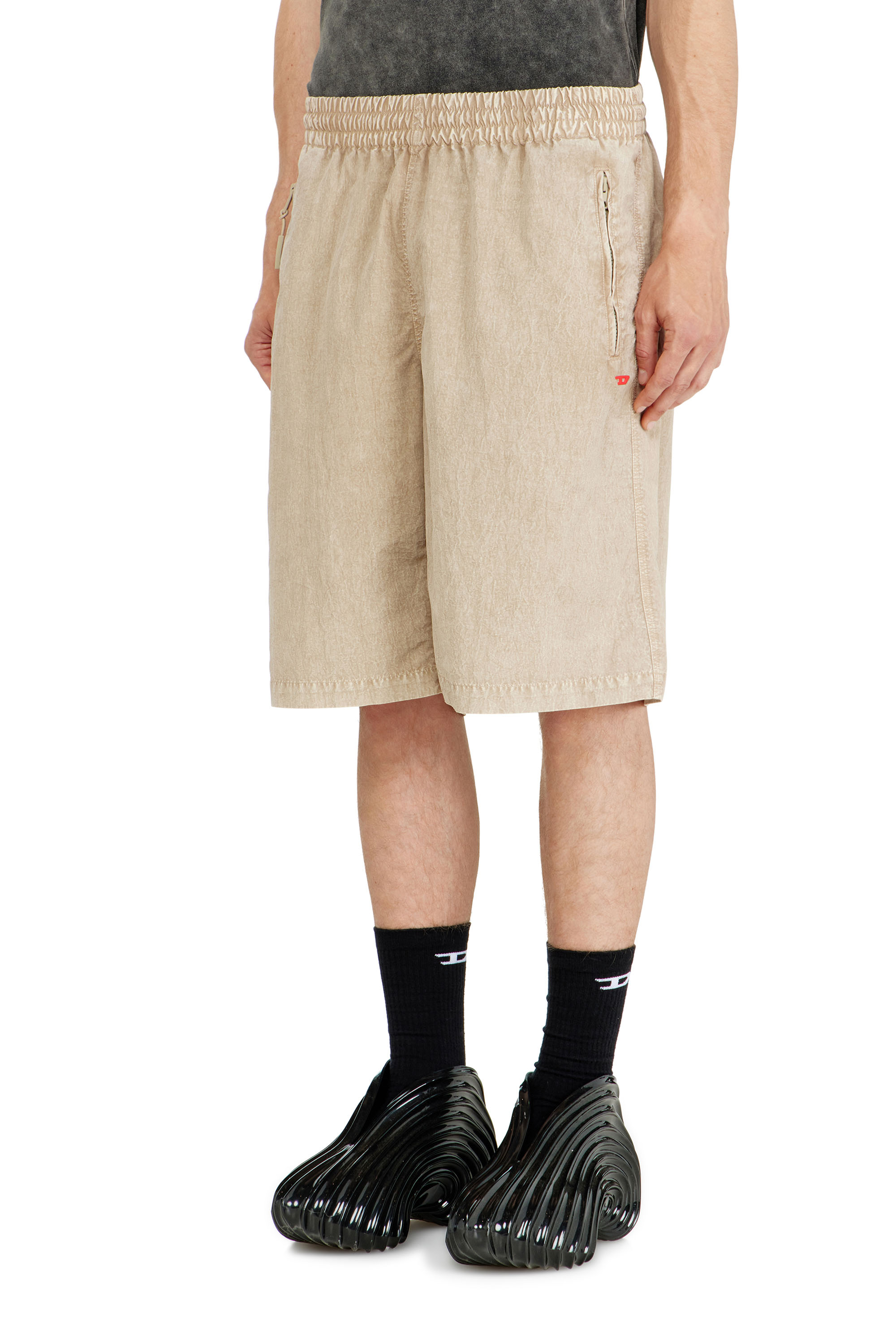 Diesel - P-THECK-SHORT-PLBH, Pantaloni corti in nylon lavorato Uomo in Beige - 3