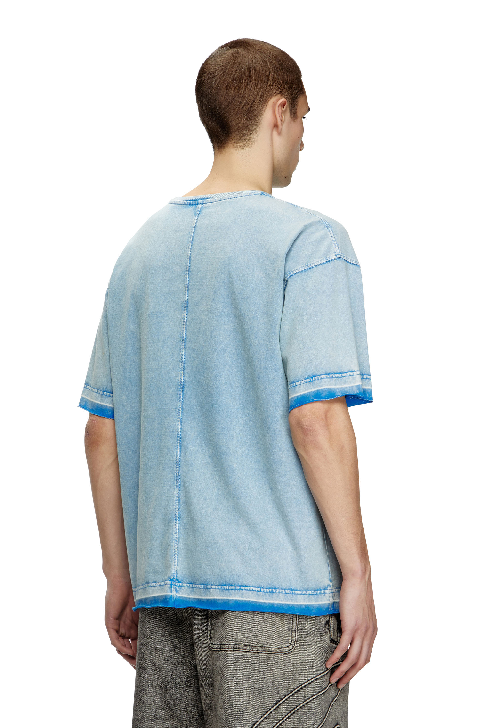 Diesel - T-HOXT, T-shirt effetto denim con orli scuciti Uomo in Blu - 4