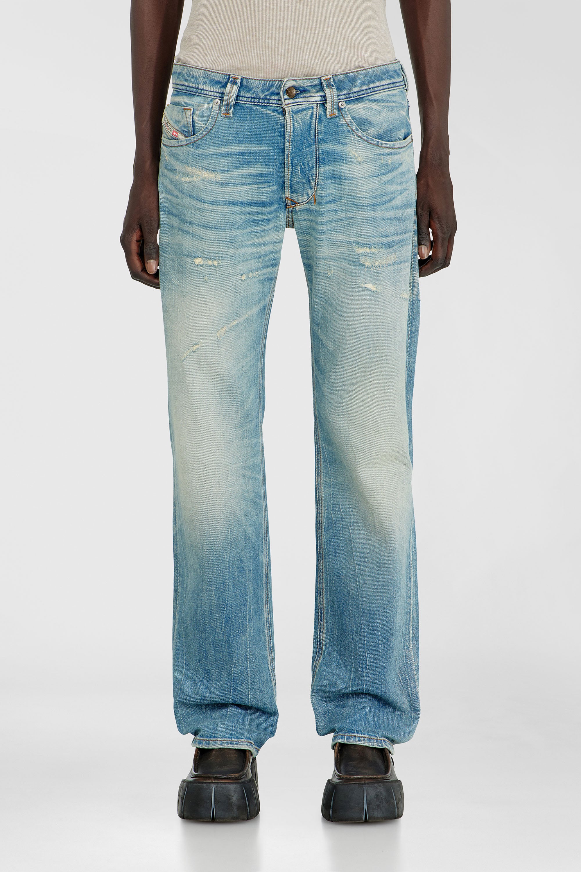 Diesel - Regular Jeans 1985 Larkee 09P33 Uomo, Blu Chiaro - Image 1