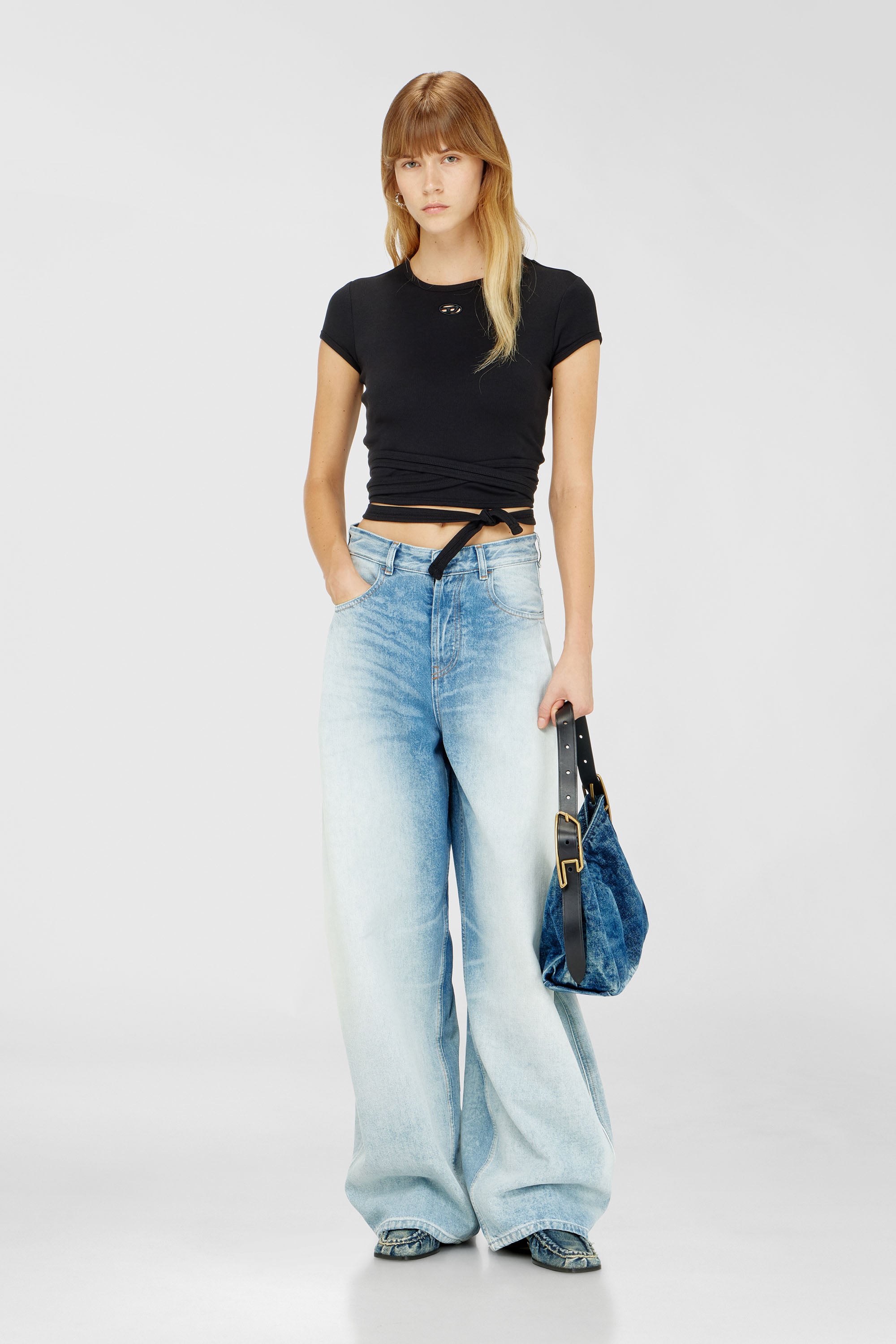 Diesel - T-BUNNY-TAIL-S1, T-shirt a costine con lacci avvolgenti Donna in Nero - 2