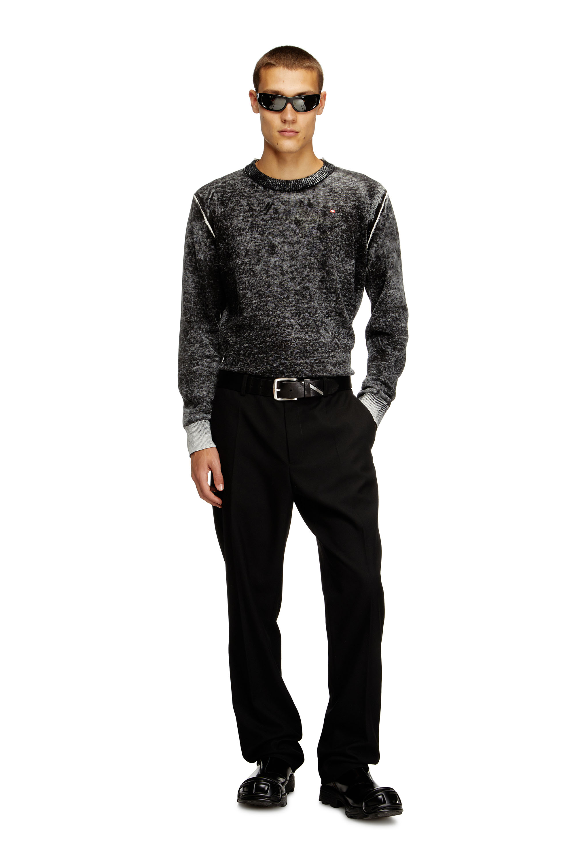 Diesel - P-AM-EPCI, Pantaloni in misto lana con targhetta in metallo Uomo in Nero - 1