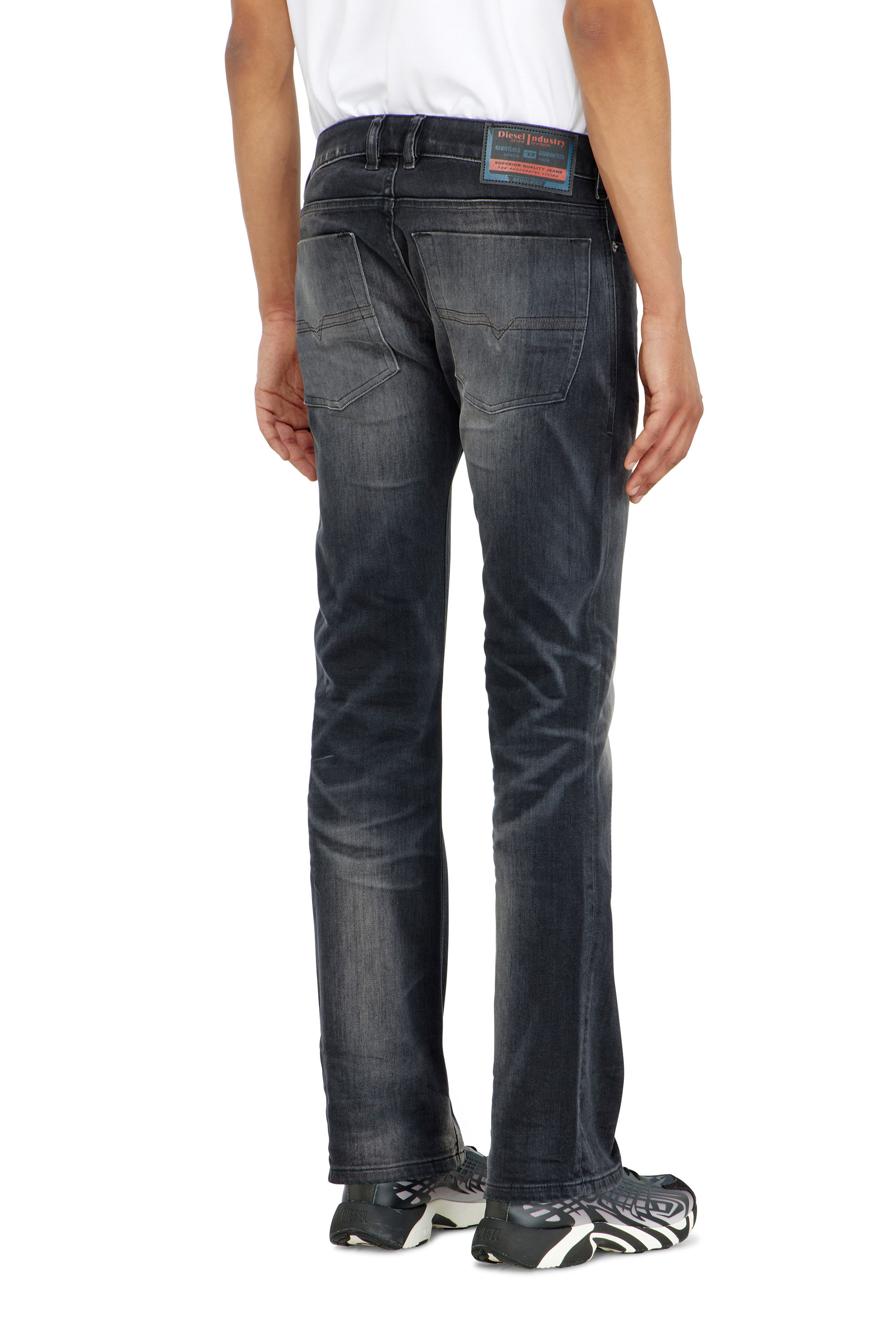 Diesel - Bootcut Jeans 2007 Zatiny 09P38 Uomo, Nero/Grigio scuro - Image 5