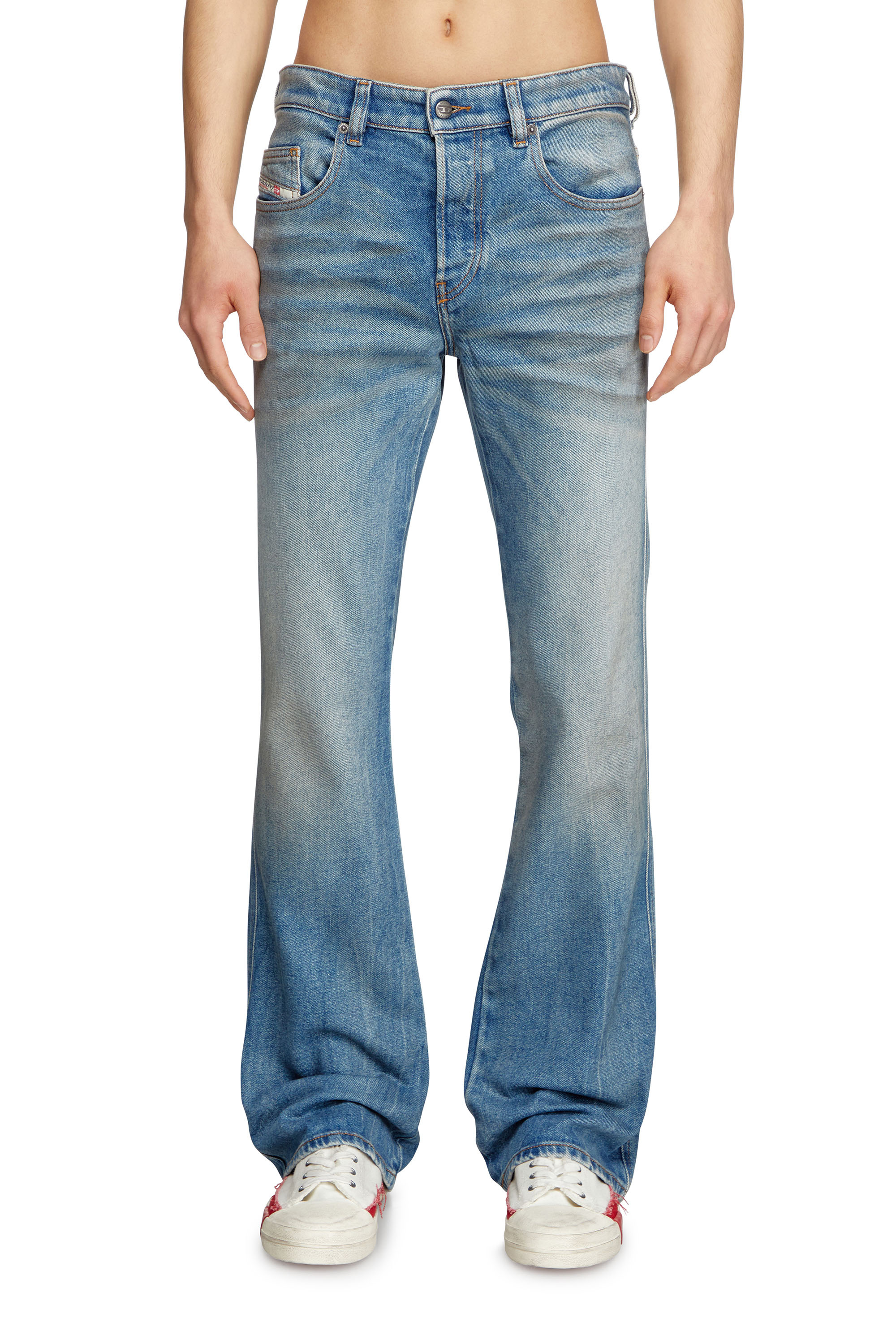 Diesel - Bootcut Jeans 1998 D-Buck 09L30 Uomo, Blu medio - Image 1