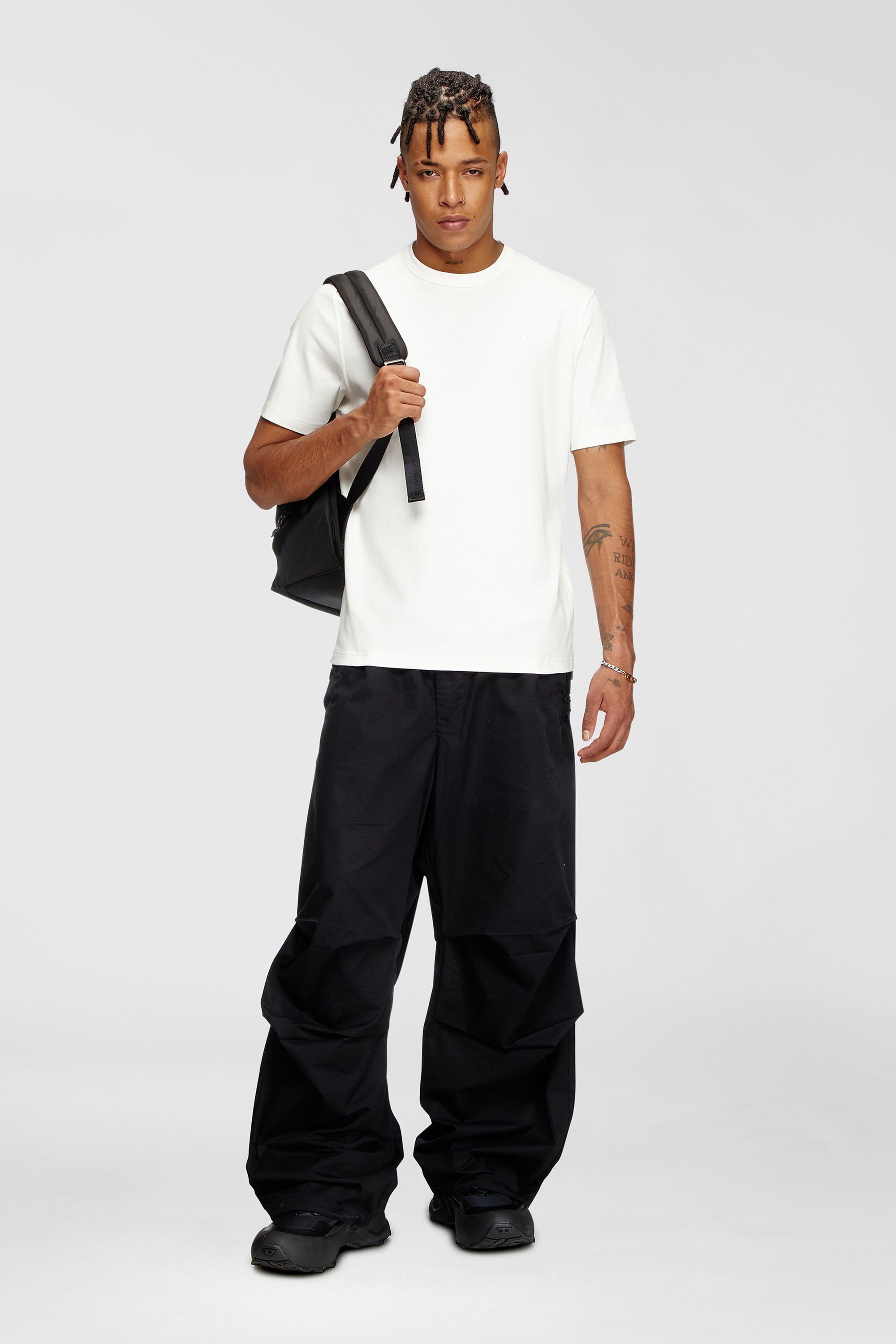 Diesel - HOLI-D BACKPACK M, Holi-D-Zaino in neoprene e PU Uomo in Nero - 2