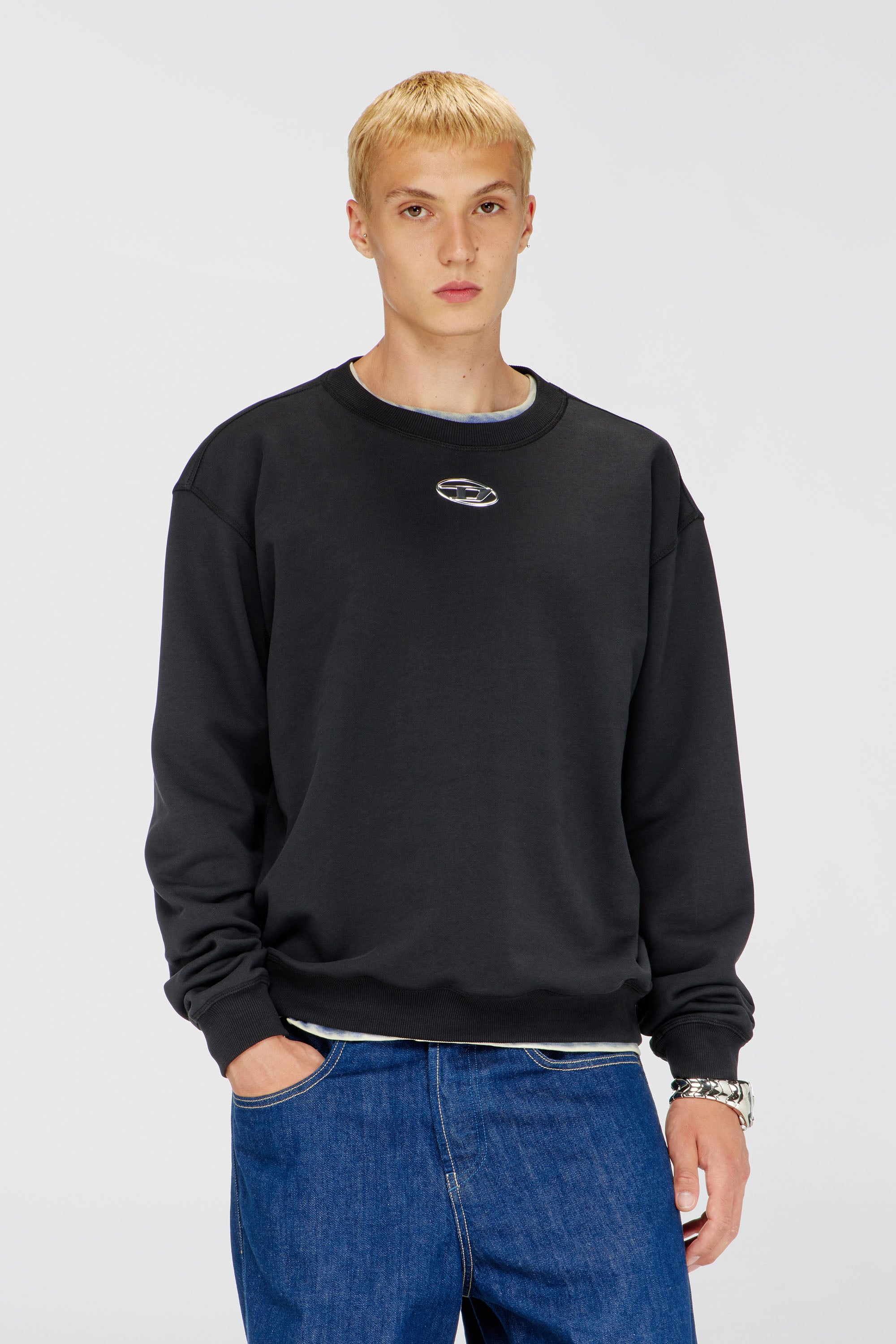 Diesel - S-NORM-IOD, Felpa regular con Oval D metallico Uomo in Nero - 1