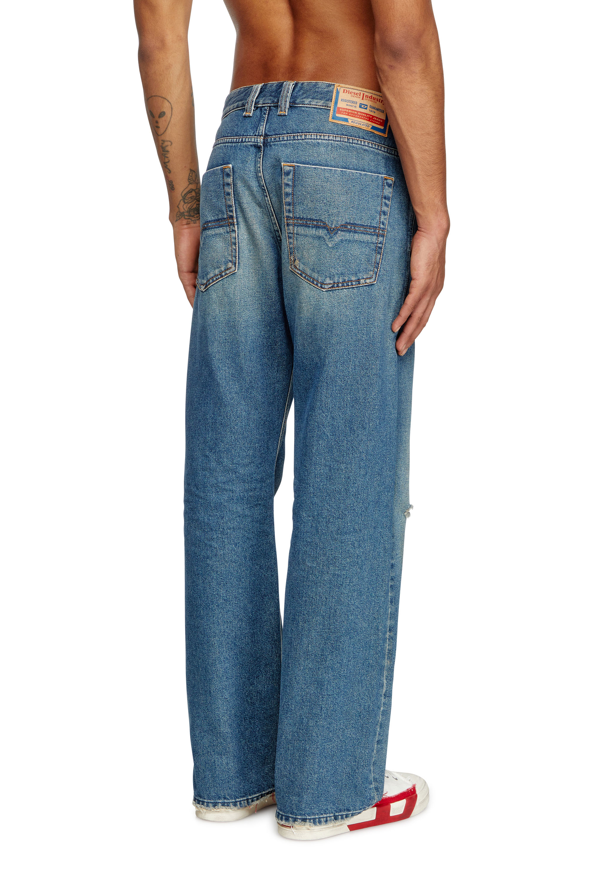 Diesel - Relaxed Jeans 1980 D-Eeper 09J79 Uomo, Blu medio - Image 4