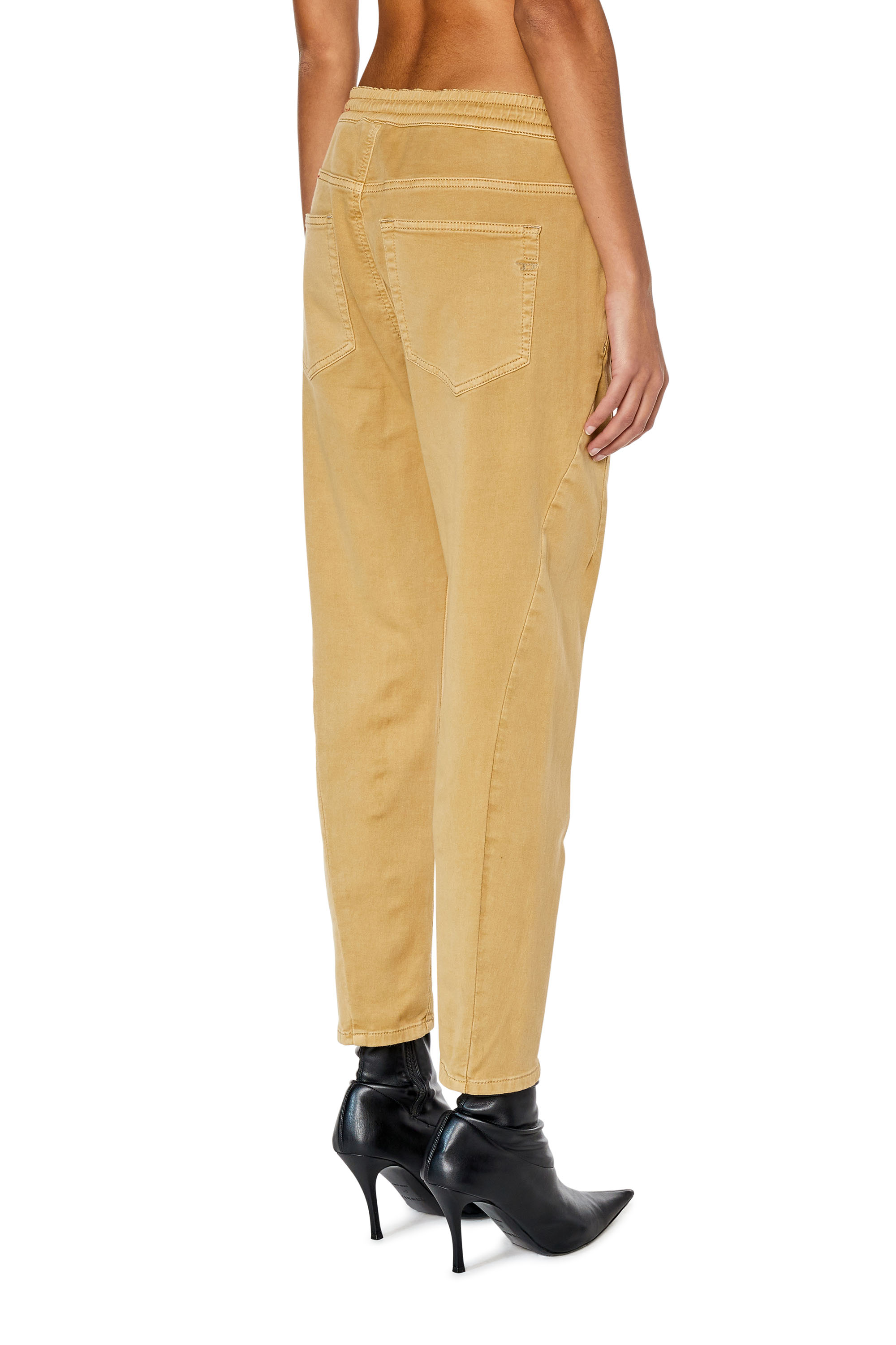 Diesel - Fayza JoggJeans® 068DY Boyfriend, Marrone Chiaro - Image 2
