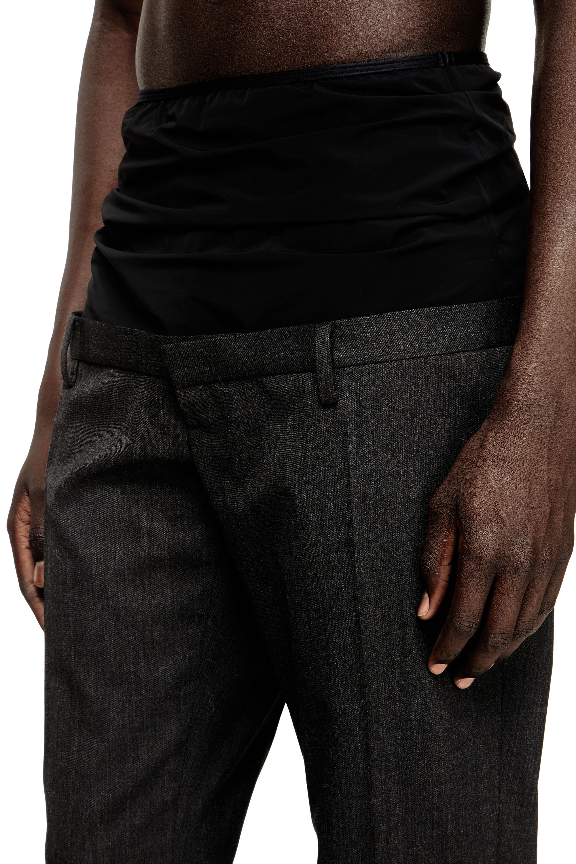 Diesel - P-AUREL-1, Pantaloni in lana con vita stretch Uomo in Grigio - 5