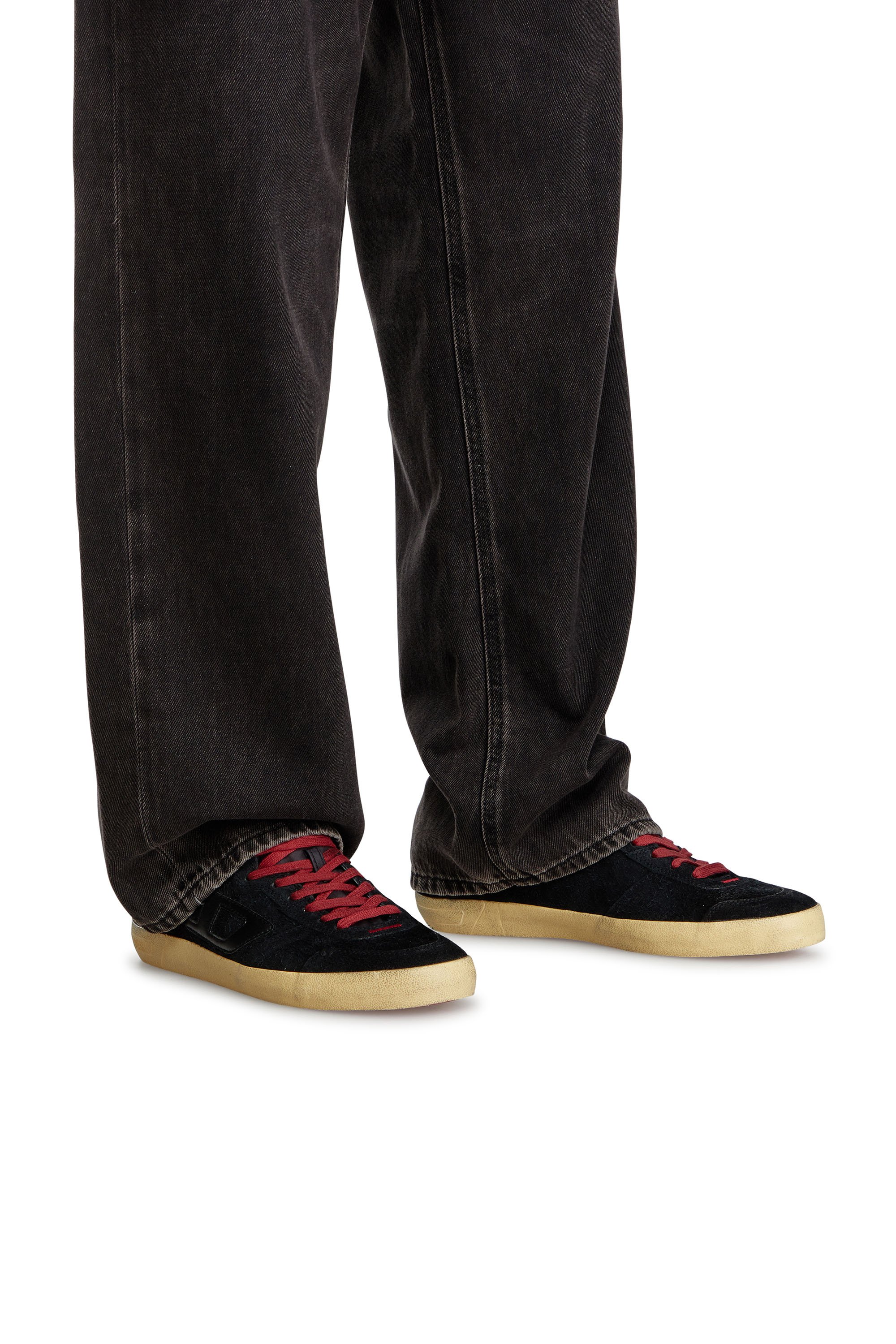 Diesel - S-LEROJI LOW, S-Leroji-Sneaker distressed in suede effetto pelo Uomo in Nero - 7