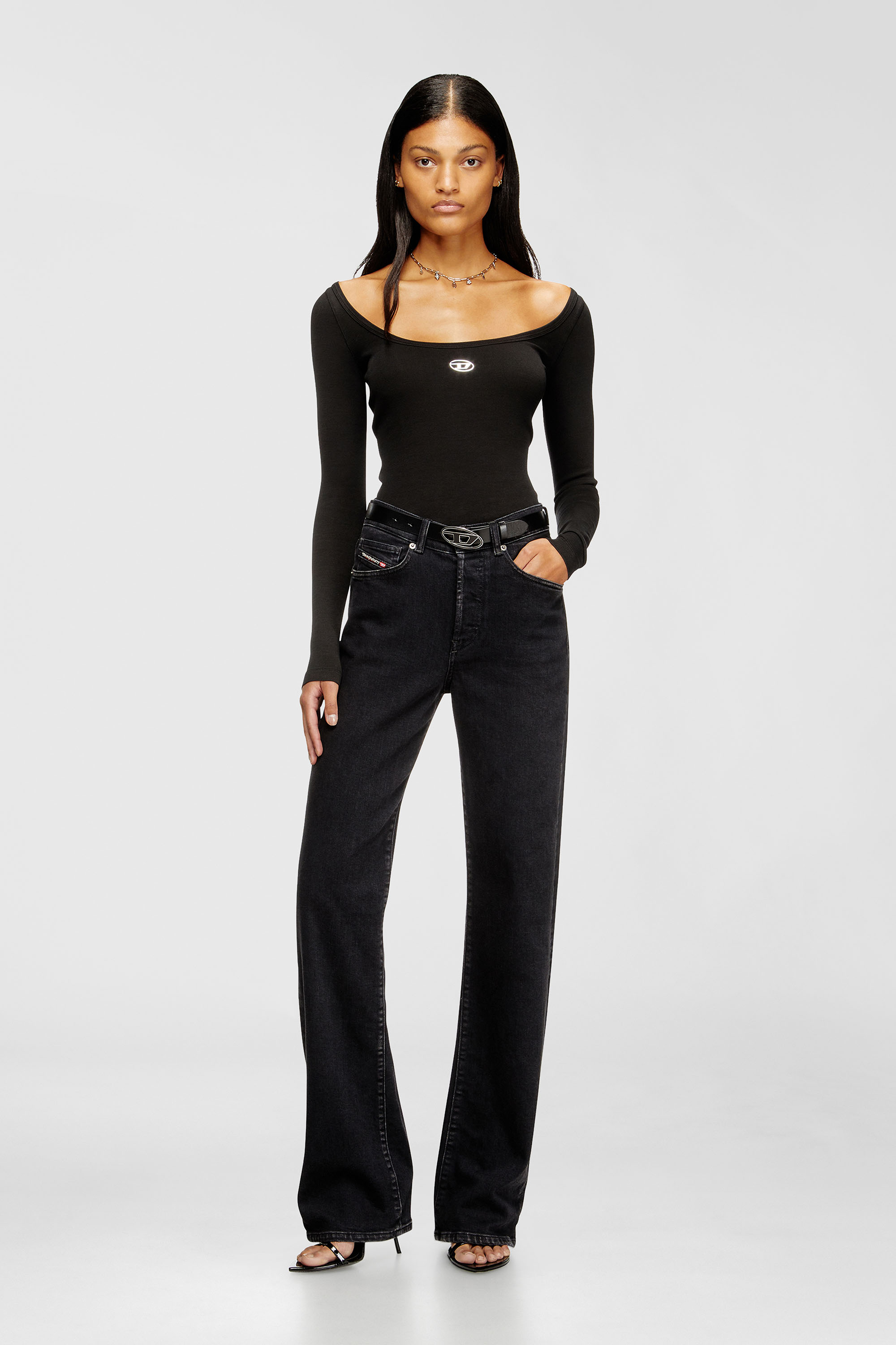 Diesel - T-BAL-OD, Top a maniche lunghe a costine con Oval D metallico Donna in Nero - 1
