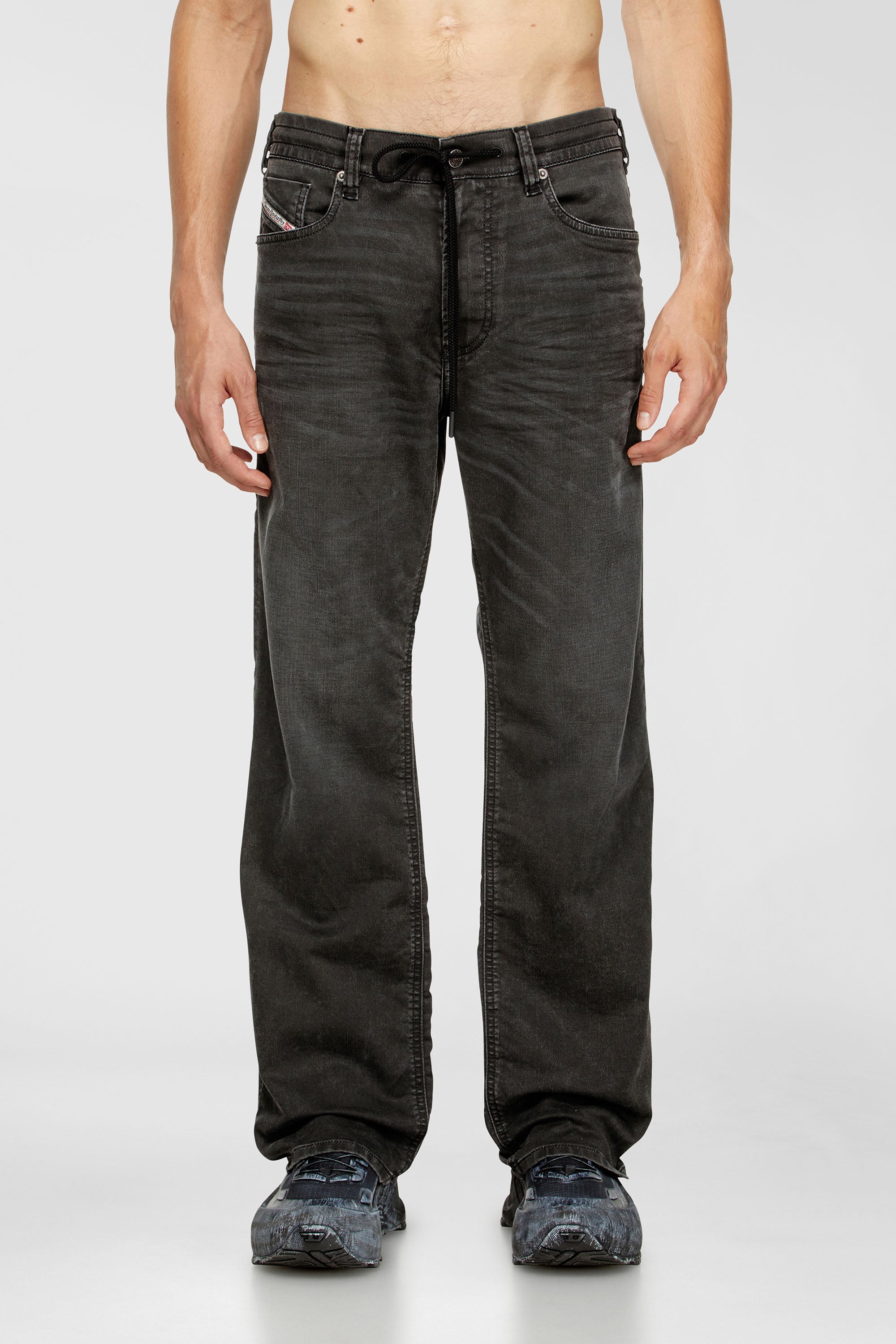 Diesel - Relaxed 2080 D-Reel Joggjeans&reg; 09J75 Uomo, Nero/Grigio scuro - Image 1