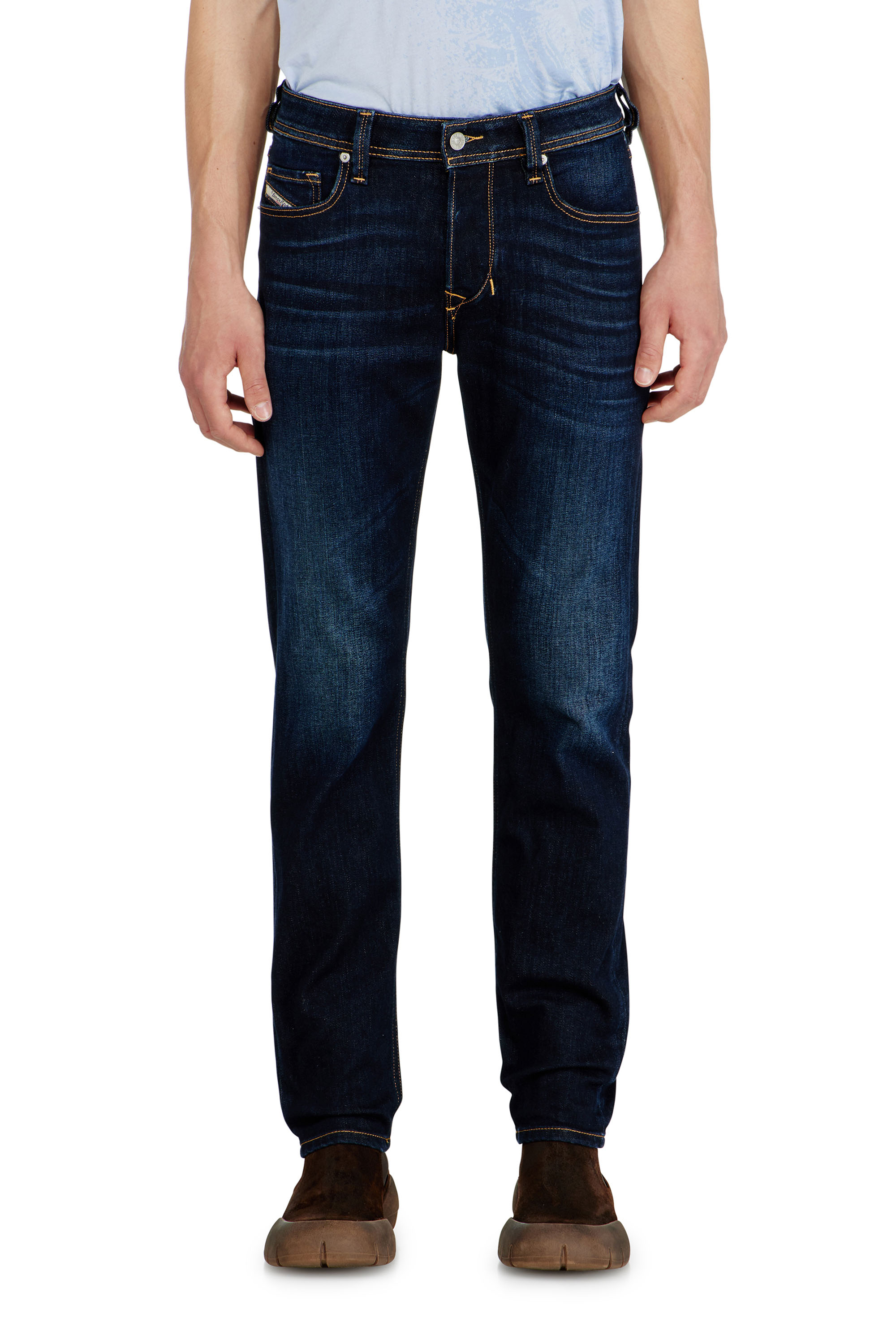 Diesel - Regular Jeans 1986 Larkee-Beex 09Q15 Uomo, Blu Scuro - Image 1
