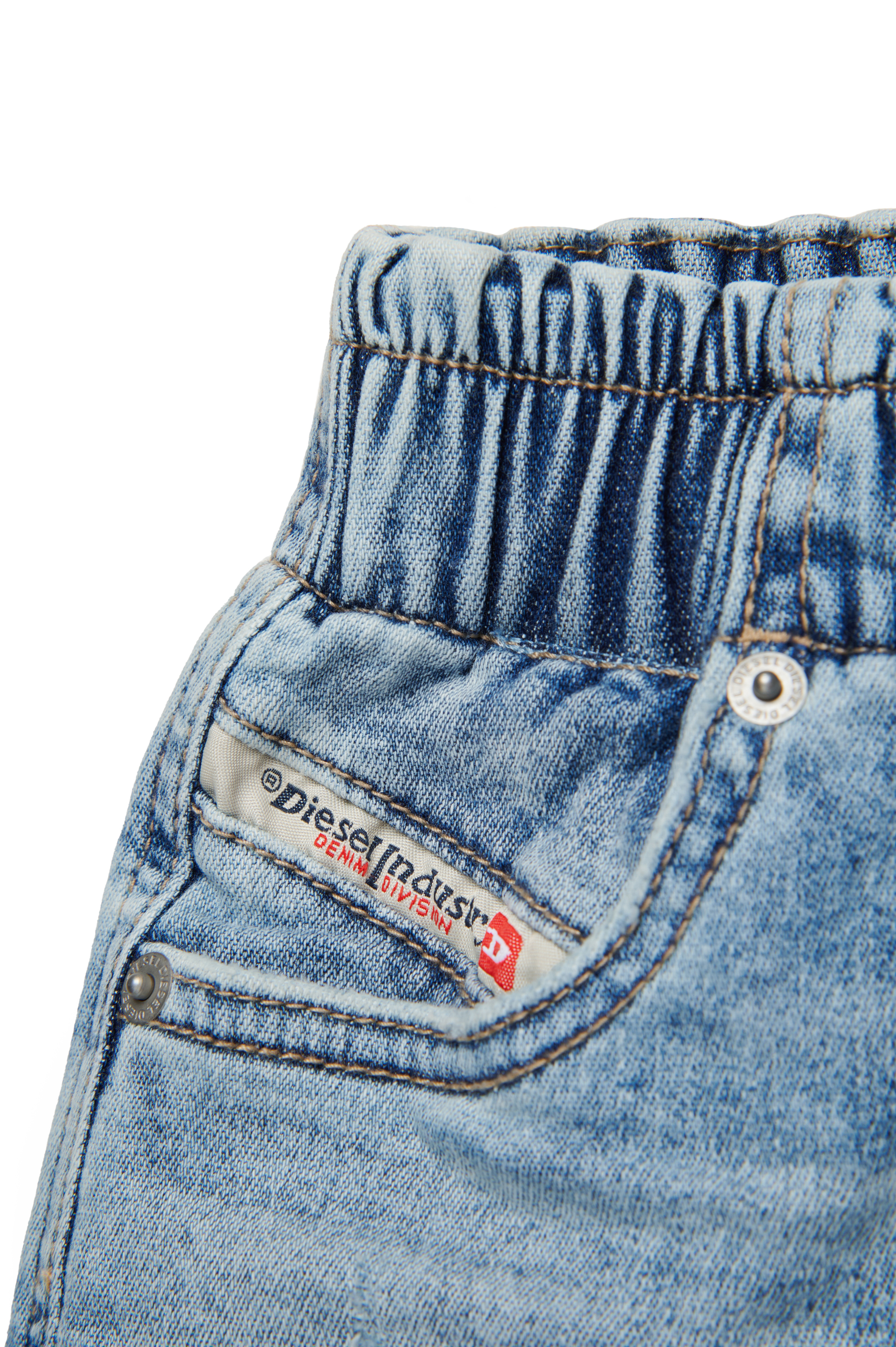 Diesel - PAMLIX JJJ, Shorts in JoggJeans dal look vissuto Donna in Blu - 4