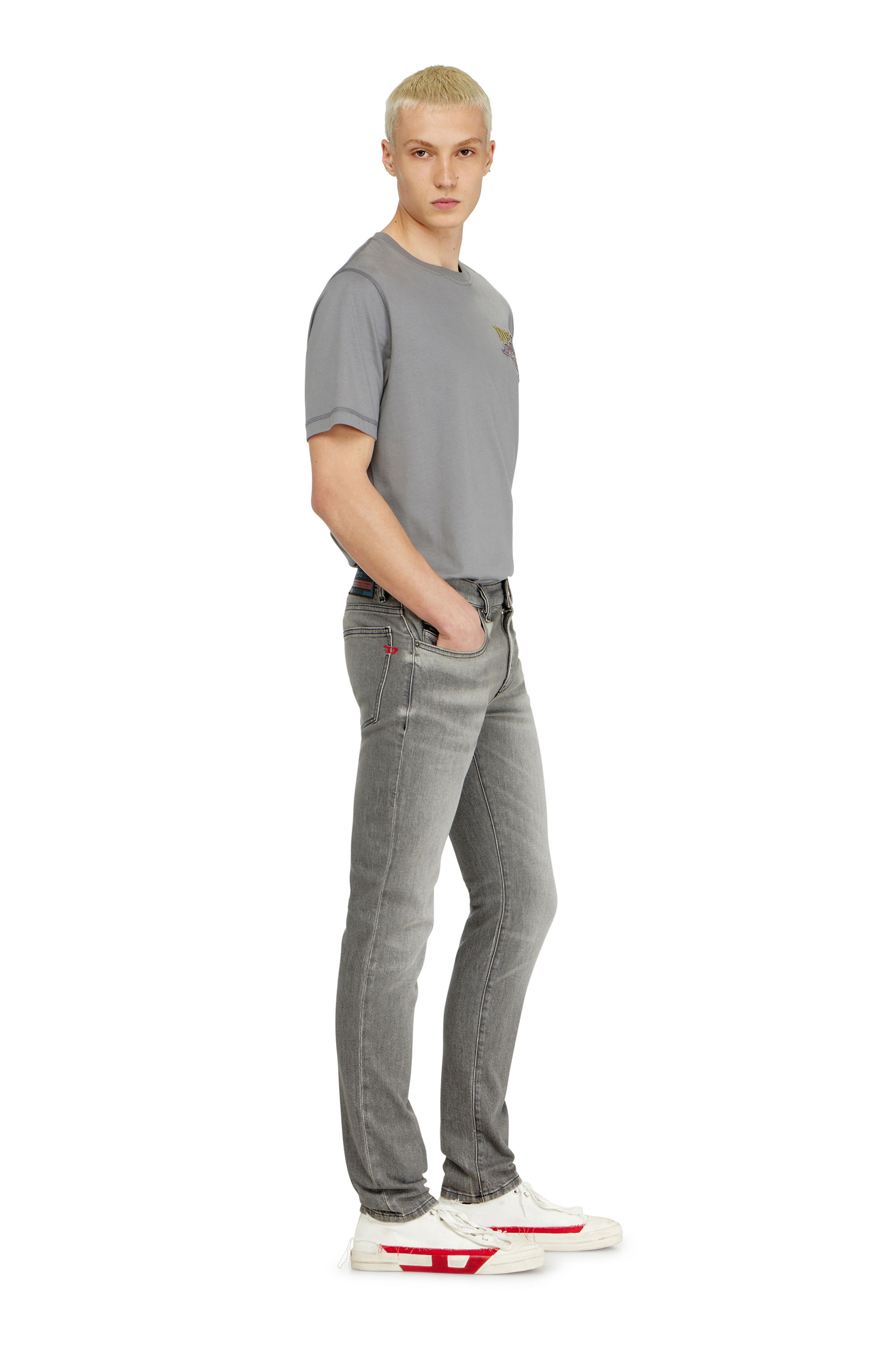 Diesel - Slim Jeans 2019 D-Strukt 0KBBL Uomo, Grigio Chiaro - Image 4