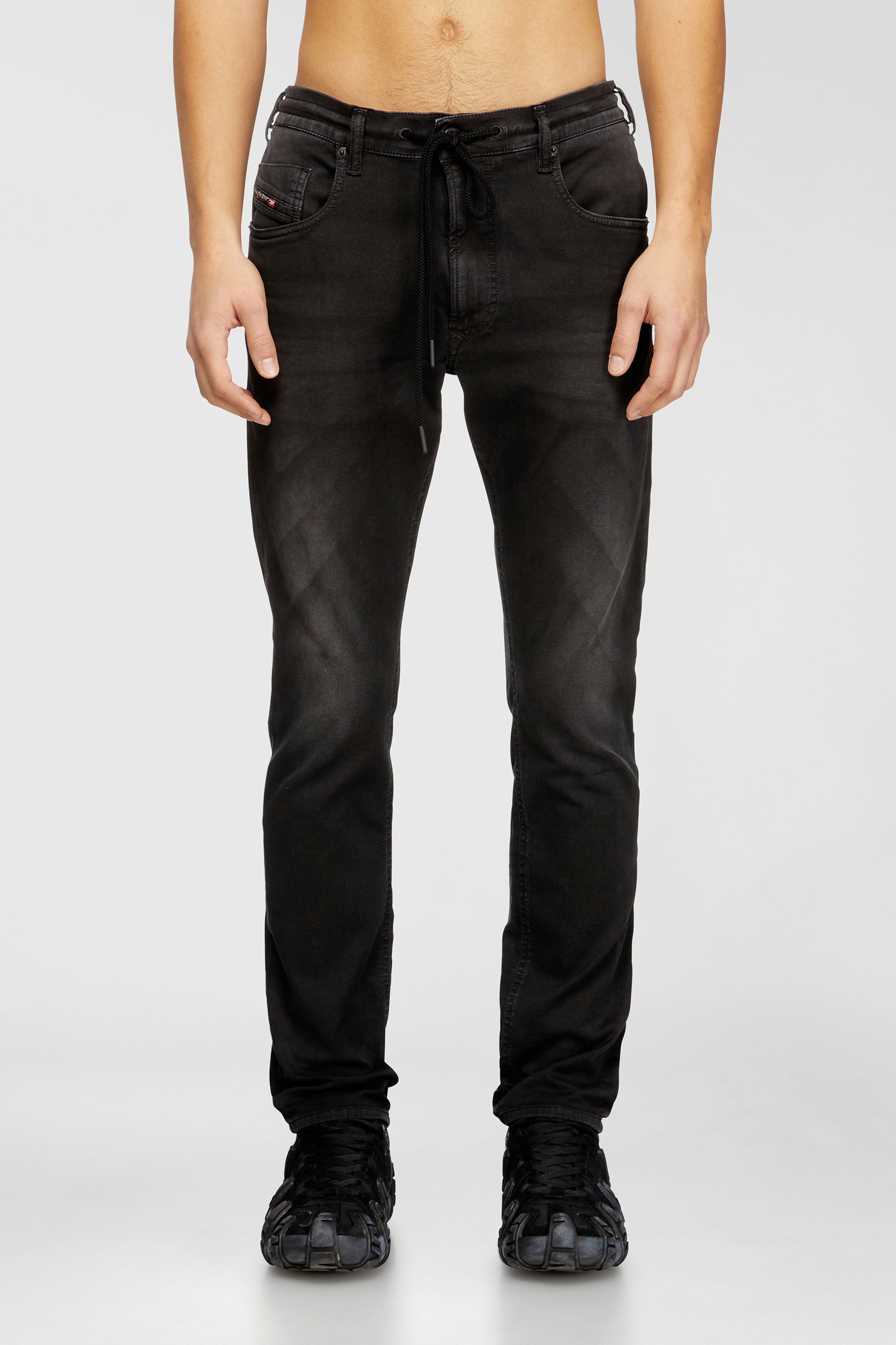 Diesel - Regular 2032 D-Krooley Joggjeans&reg; 0670M Uomo, Nero - Image 1
