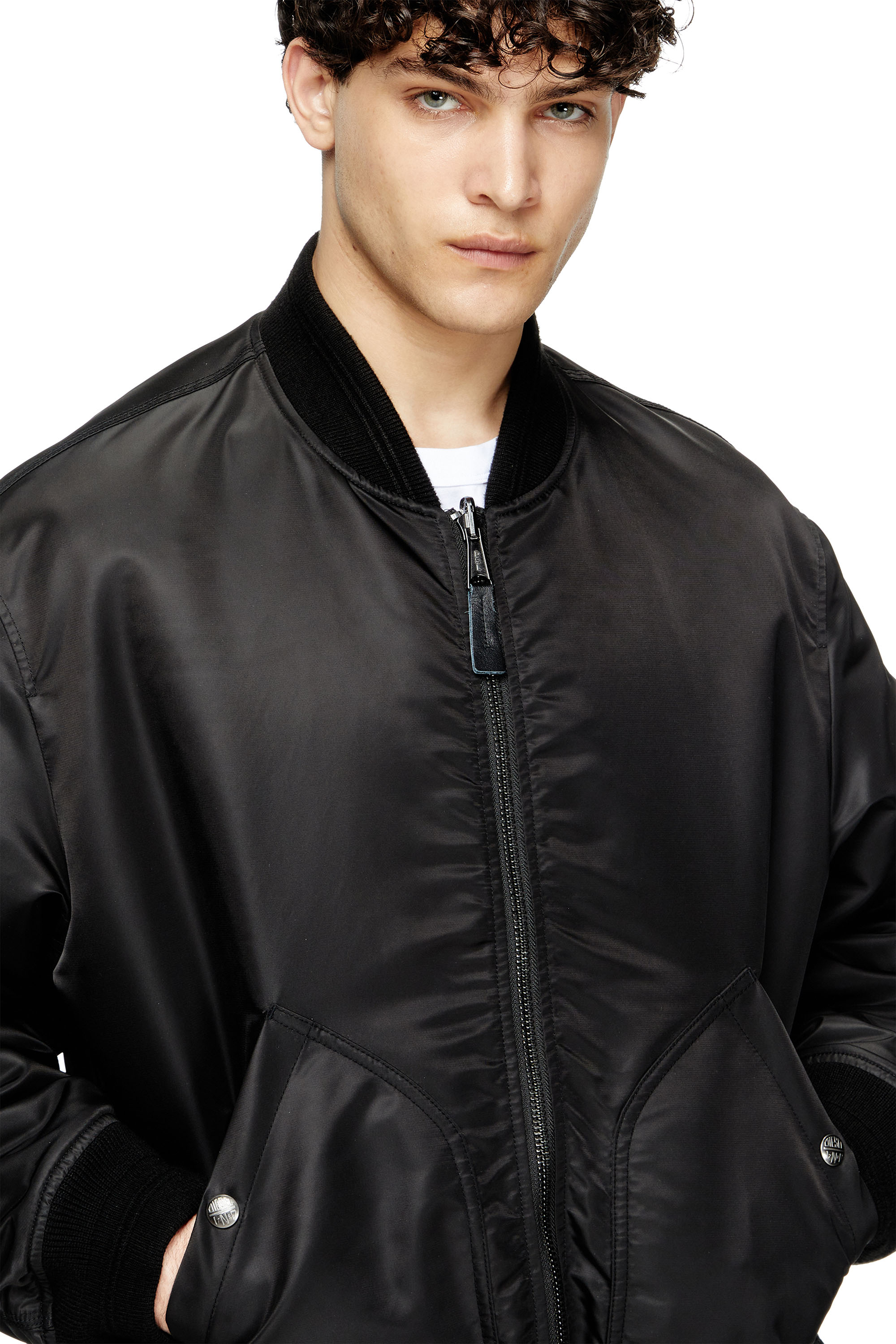 Diesel - J-HELD, Bomber in nylon imbottito con Oval D Uomo in Nero - 5