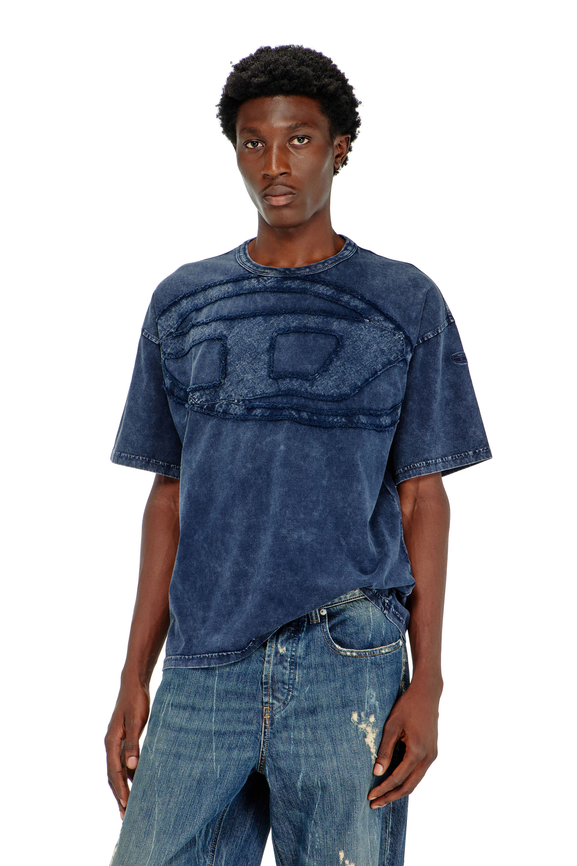 Diesel - T-BOXT-DEN, T-shirt in cotone dal taglio rilassato con applicazione Oval D Uomo in Blu - 3