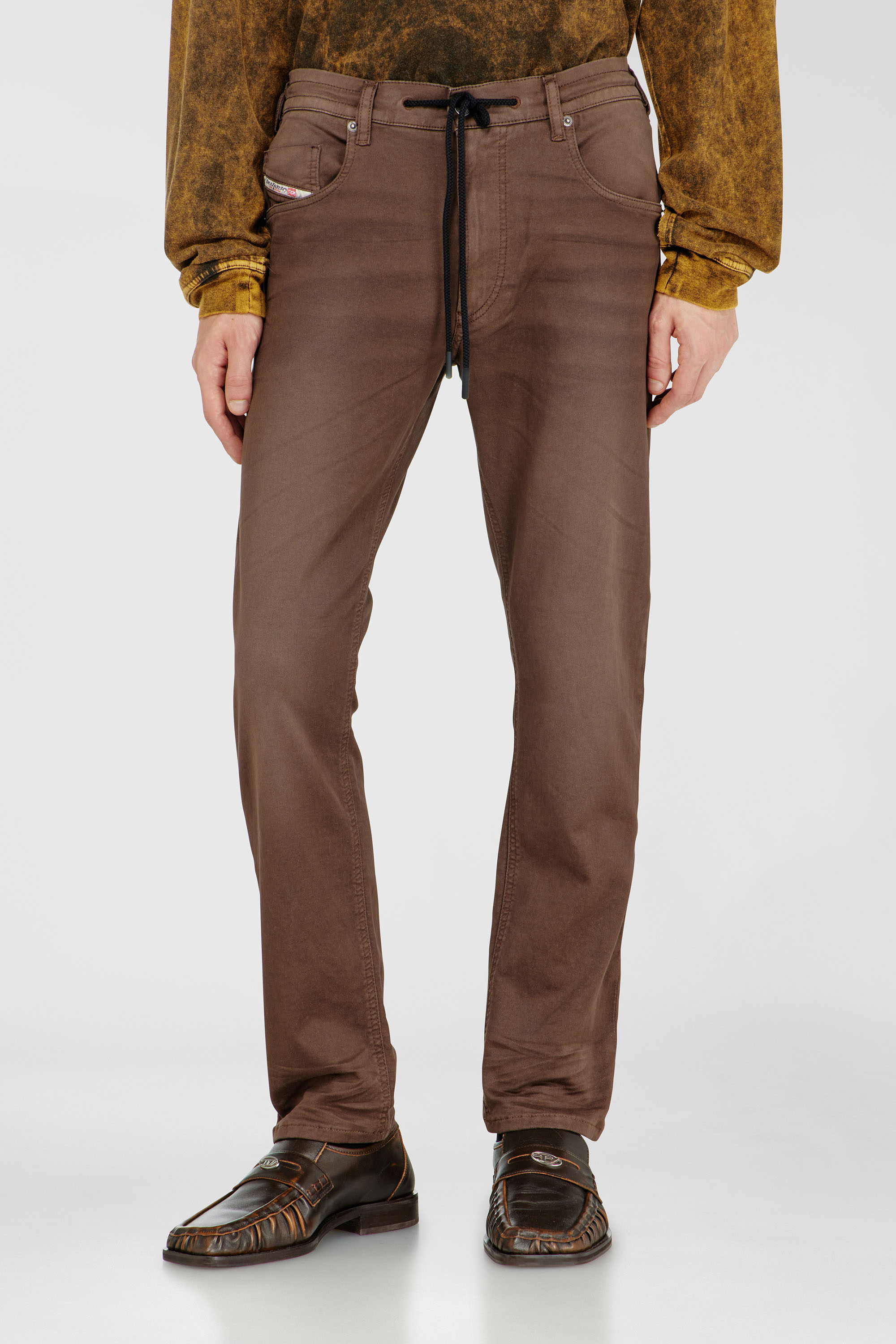 Diesel - Regular 2032 D-Krooley Joggjeans&reg; 0670M Uomo, Marrone - Image 1