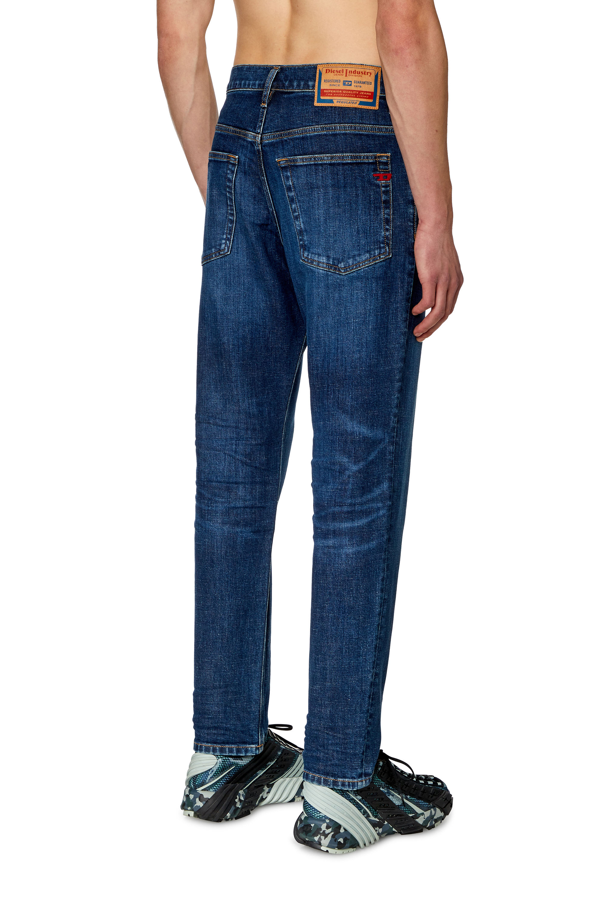 Diesel - Tapered Jeans 2005 D-Fining 0PFAZ, Blu Scuro - Image 2