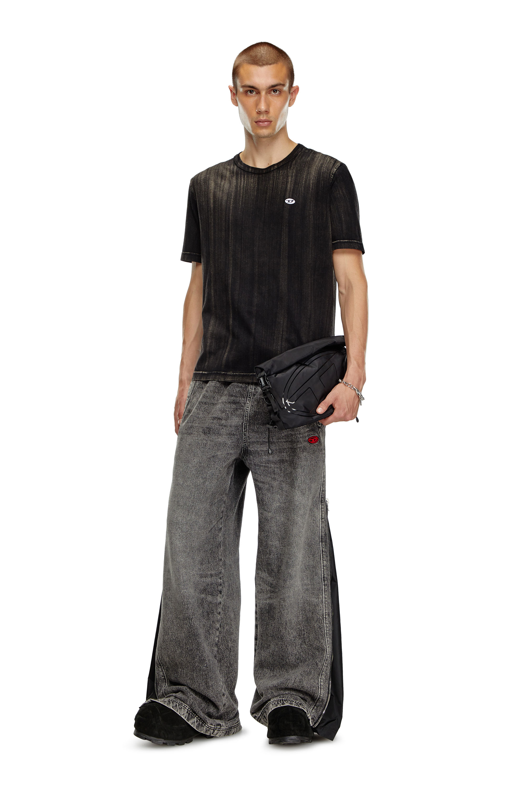 Diesel - DRAPE CROSSBODY, Drape-Crossbody in nylon con stampa Oval D Uomo in Nero - 1