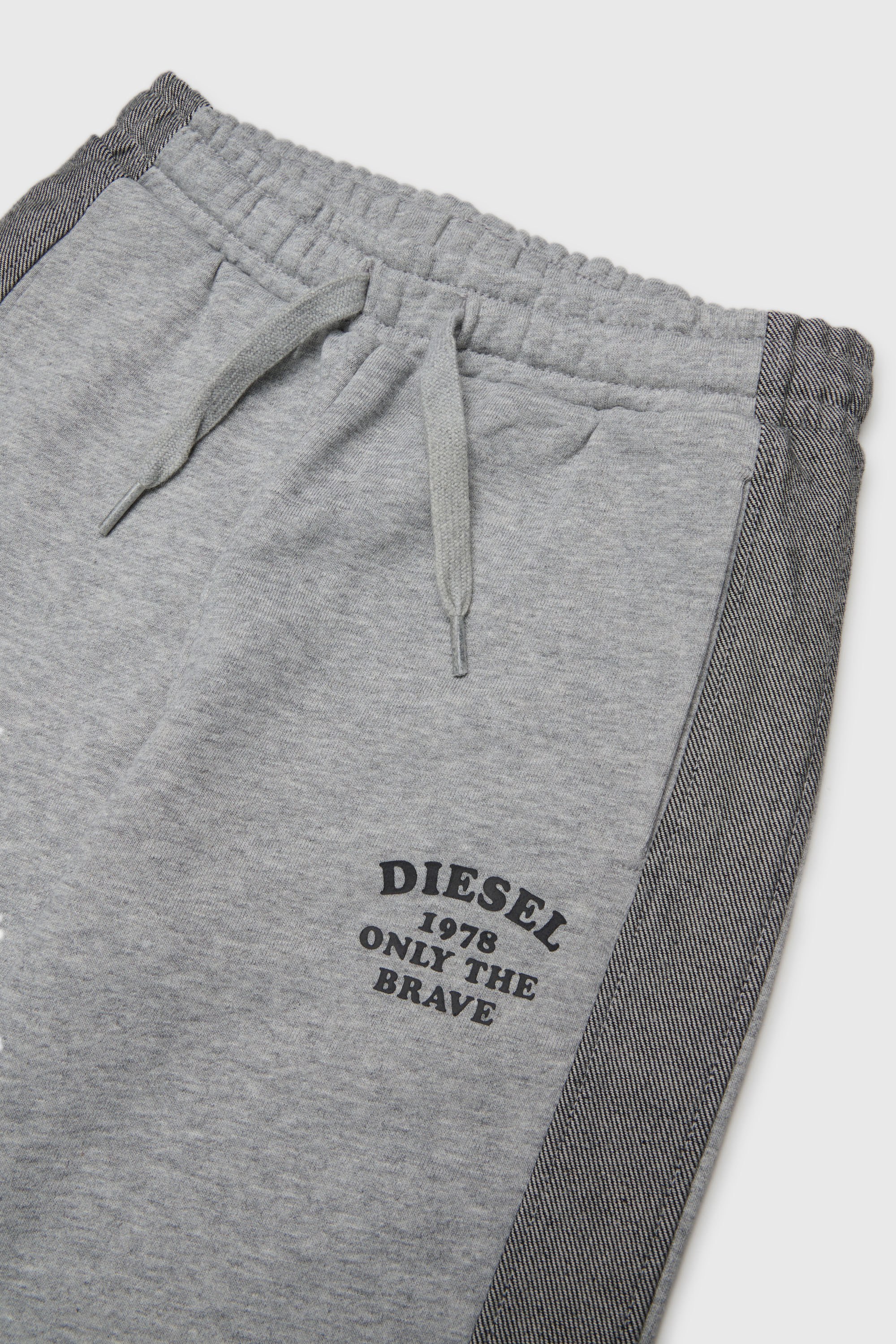 Diesel - PTEAN, Pantaloni da tuta con bande laterali in denim Uomo in Grigio - 3