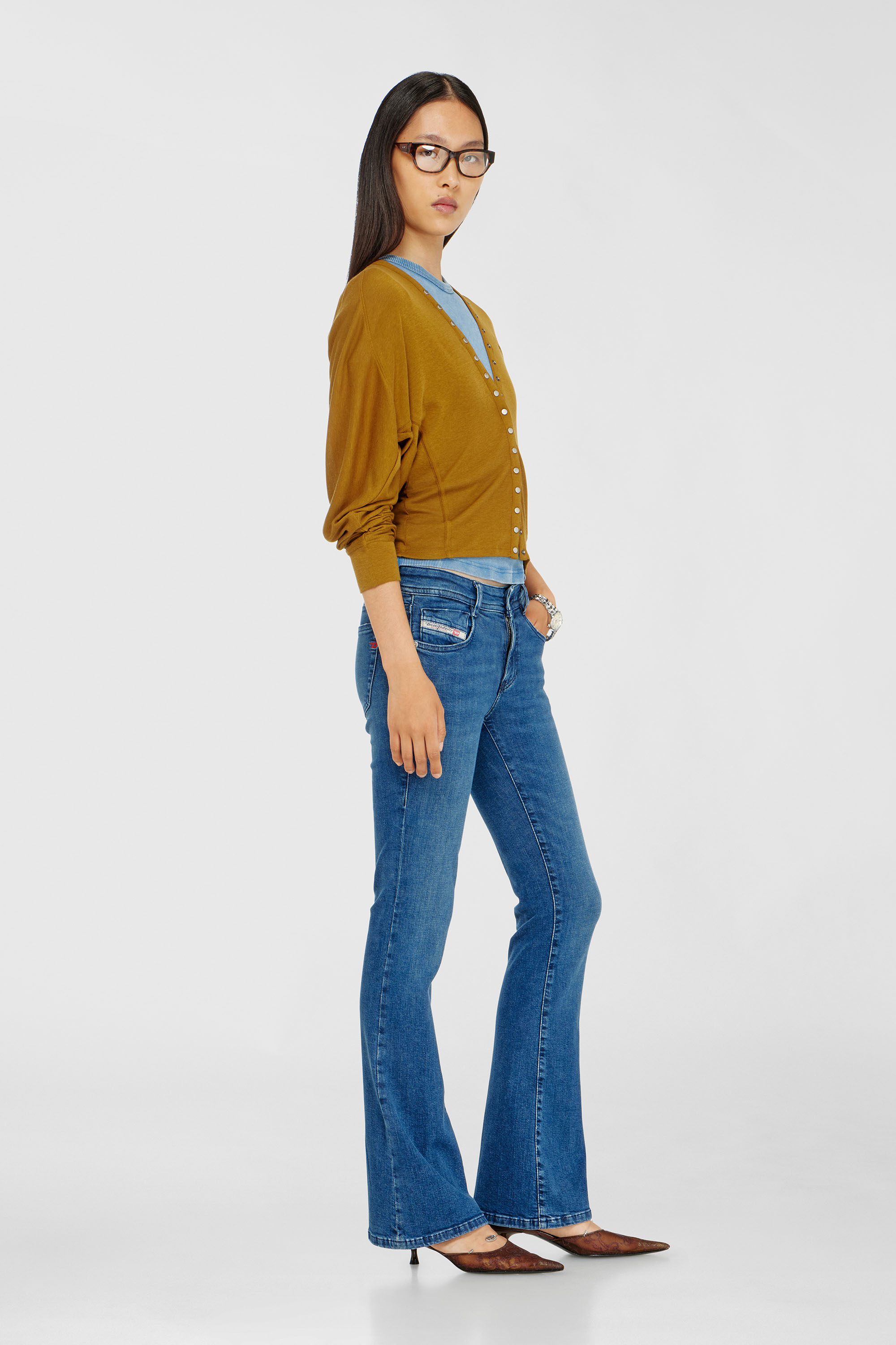 Diesel - Bootcut Jeans 1969 D-Ebbey 0ADBB Donna, Blu medio - Image 2